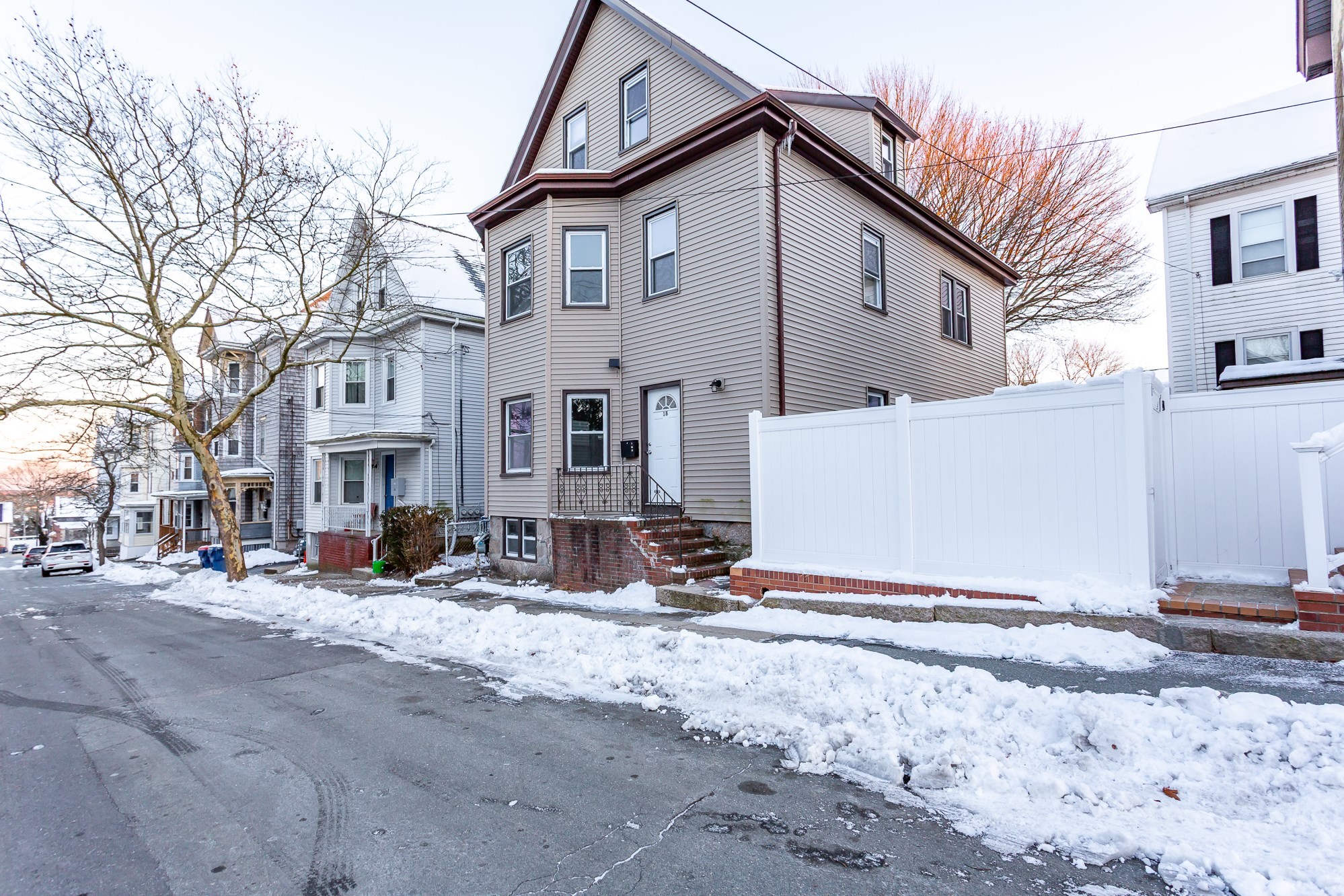 18 Studley St, New Bedford, MA 02740