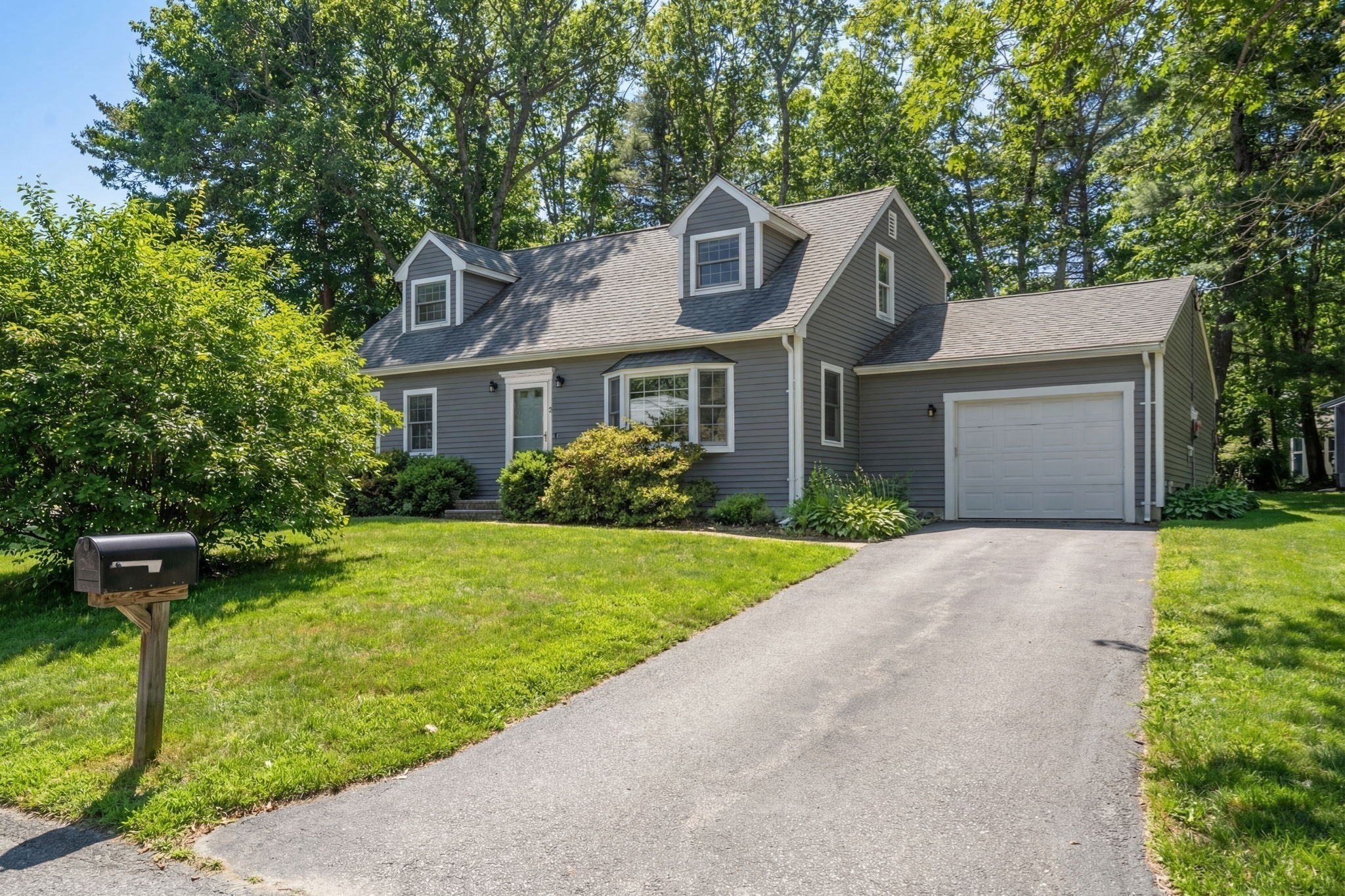 2 Cobblers Ln, Beverly, MA 01915