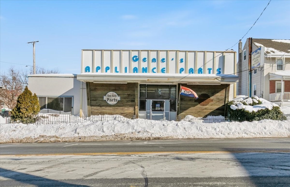 778 Gorham St, Lowell, MA 01852