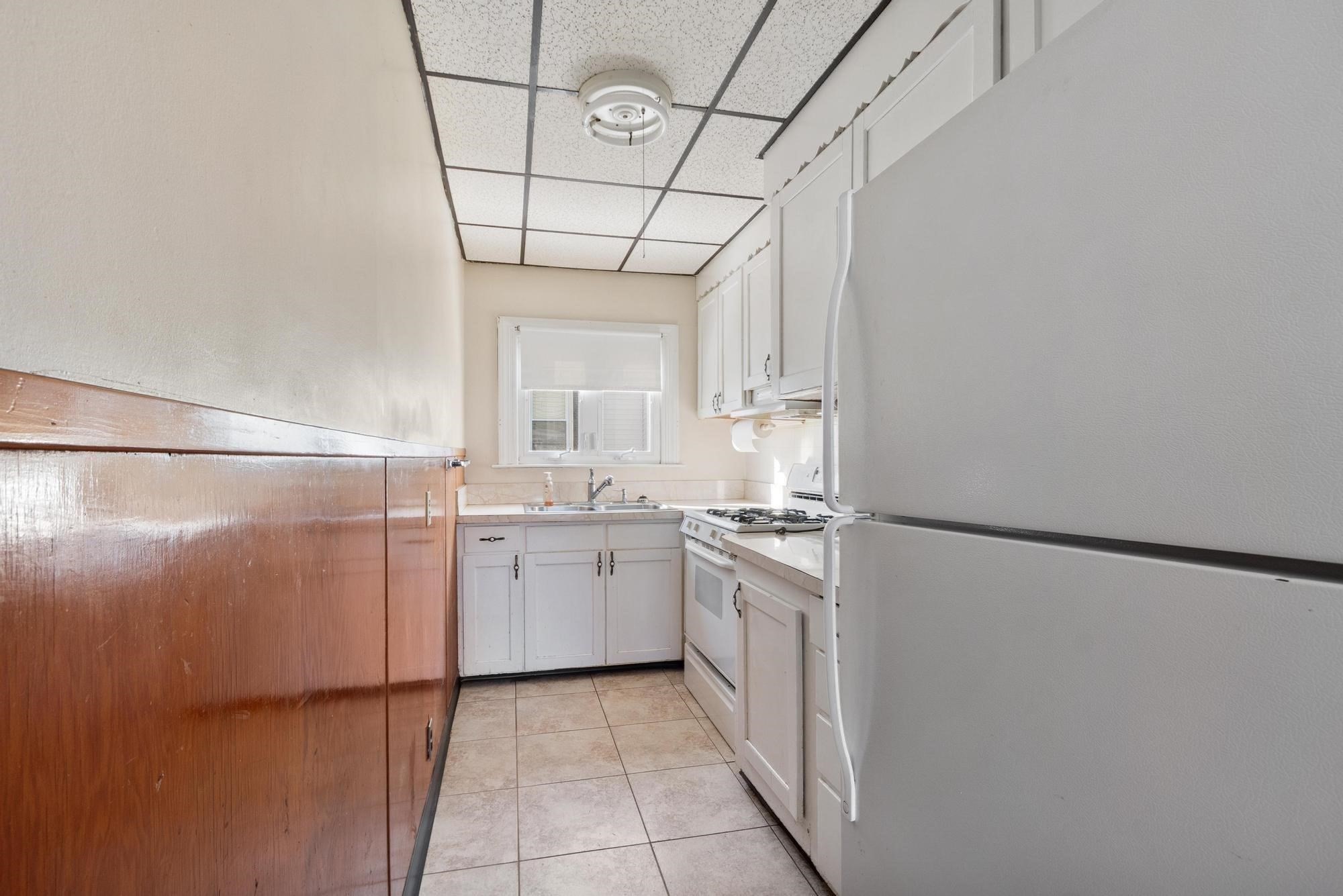 2 Leslie Street, Lawrence, MA 01841 - Image 11