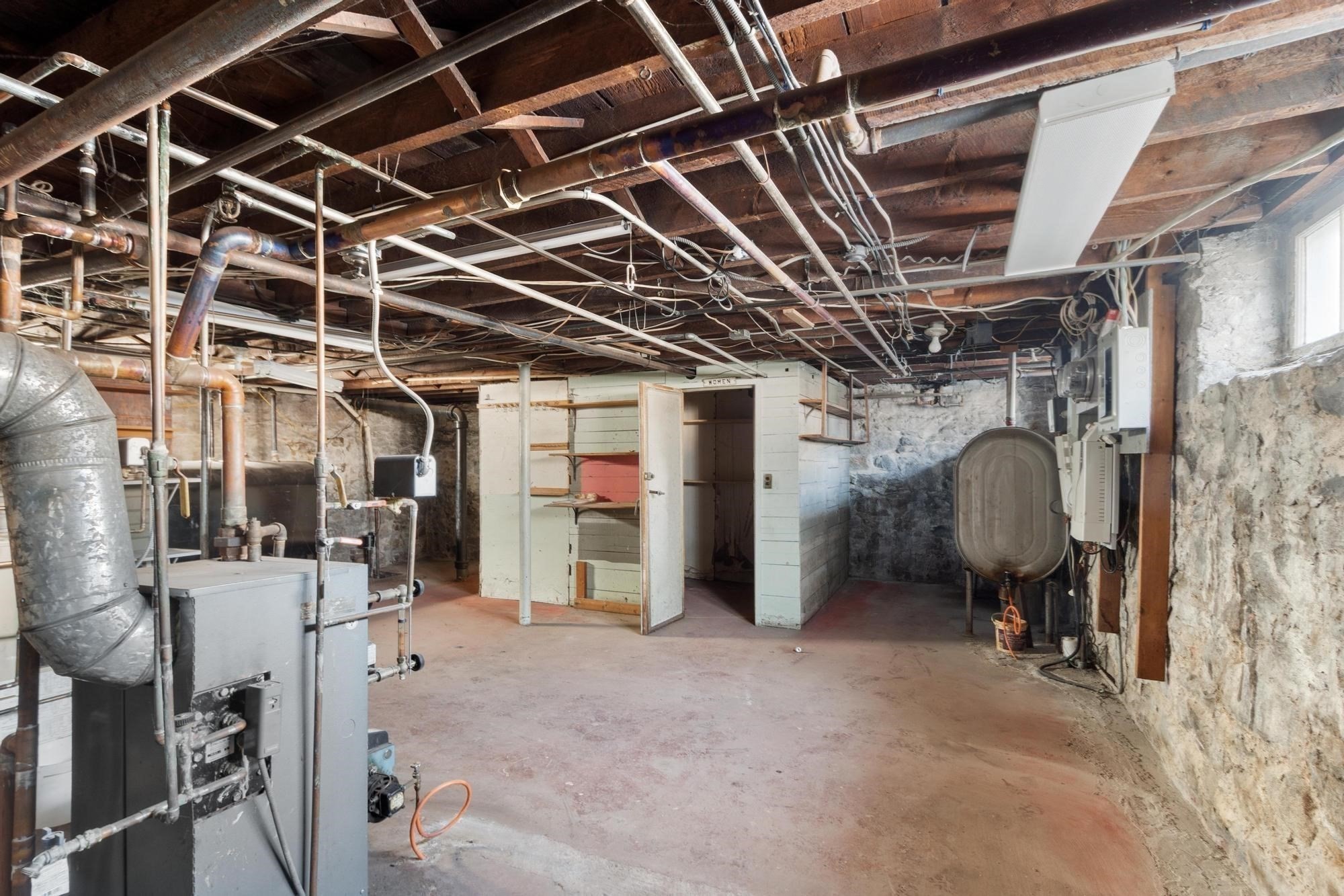 2 Leslie Street, Lawrence, MA 01841 - Image 33