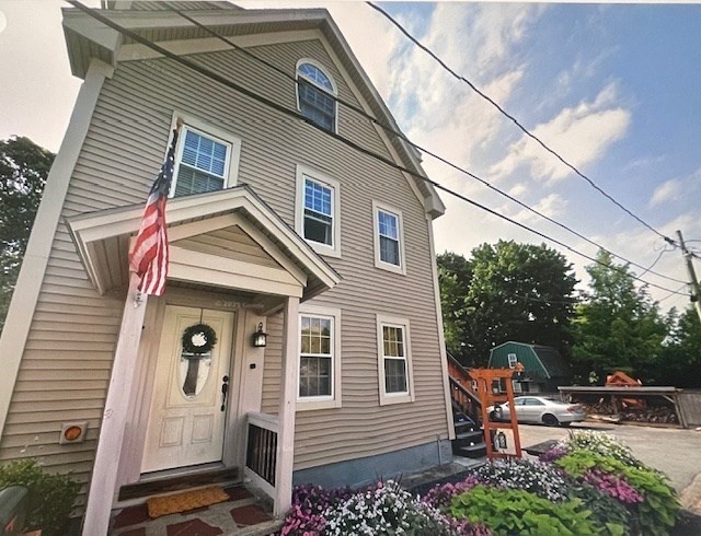 8 Woodwards Ln, Taunton, MA 02780