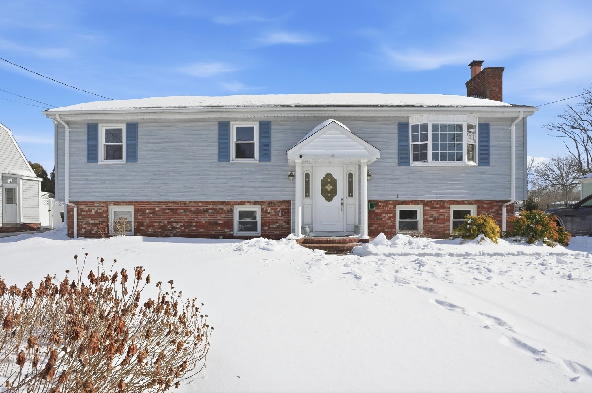 12 White Street, Acushnet, MA 02743