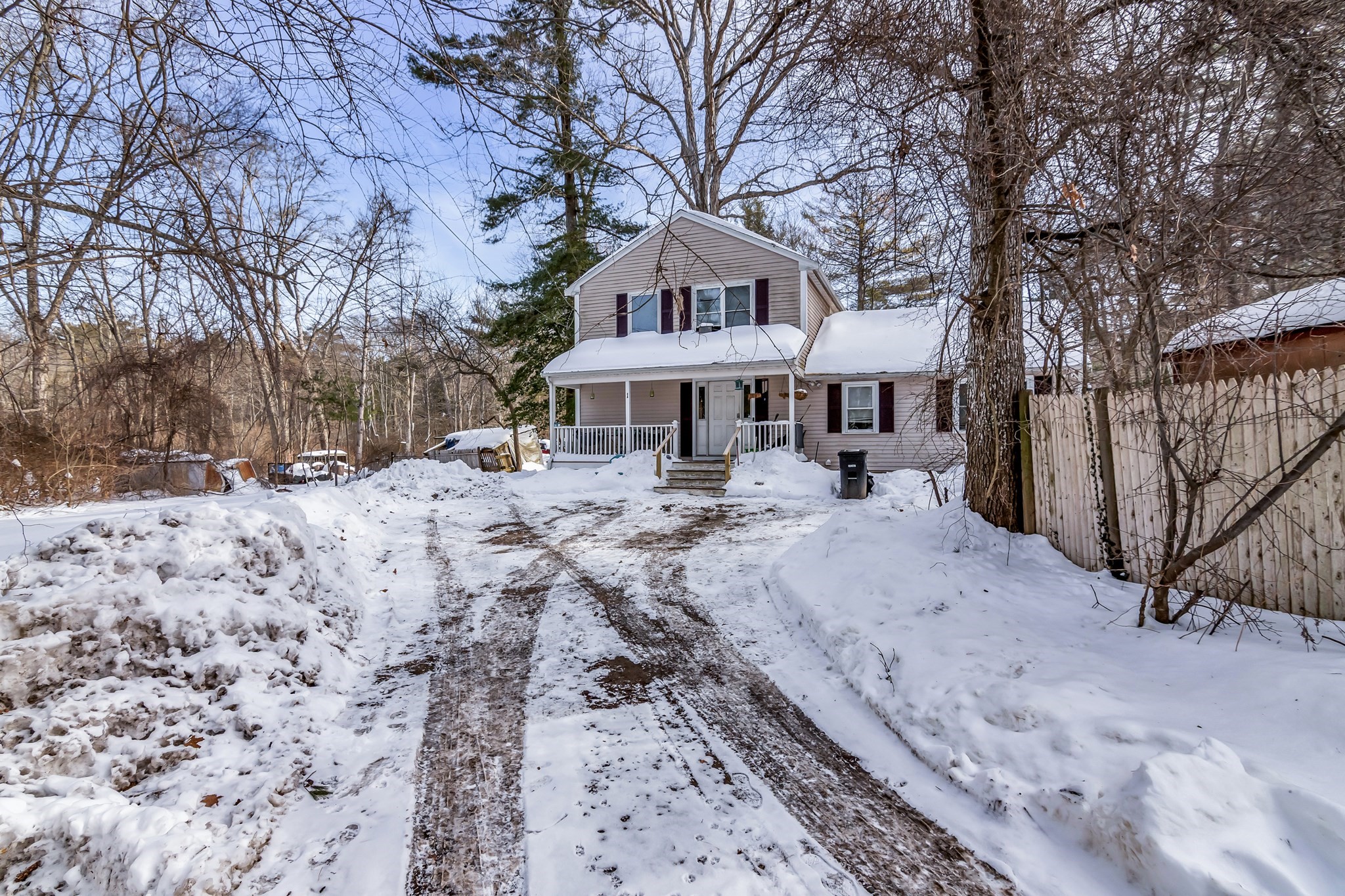 1 Poplar Rd, Halifax, MA 02338