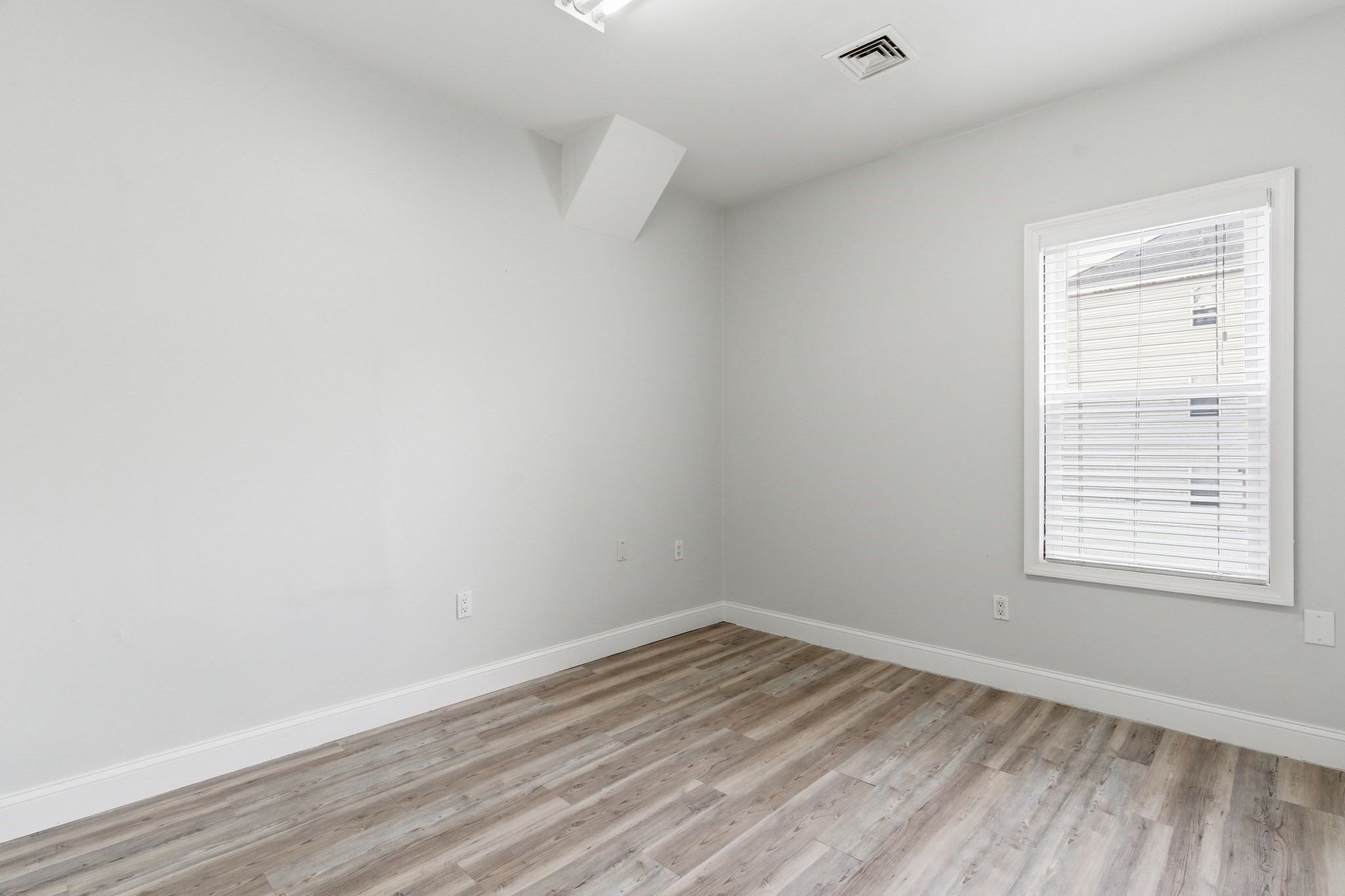 545 Brayton Ave, Fall River, MA 02721 - Image 8