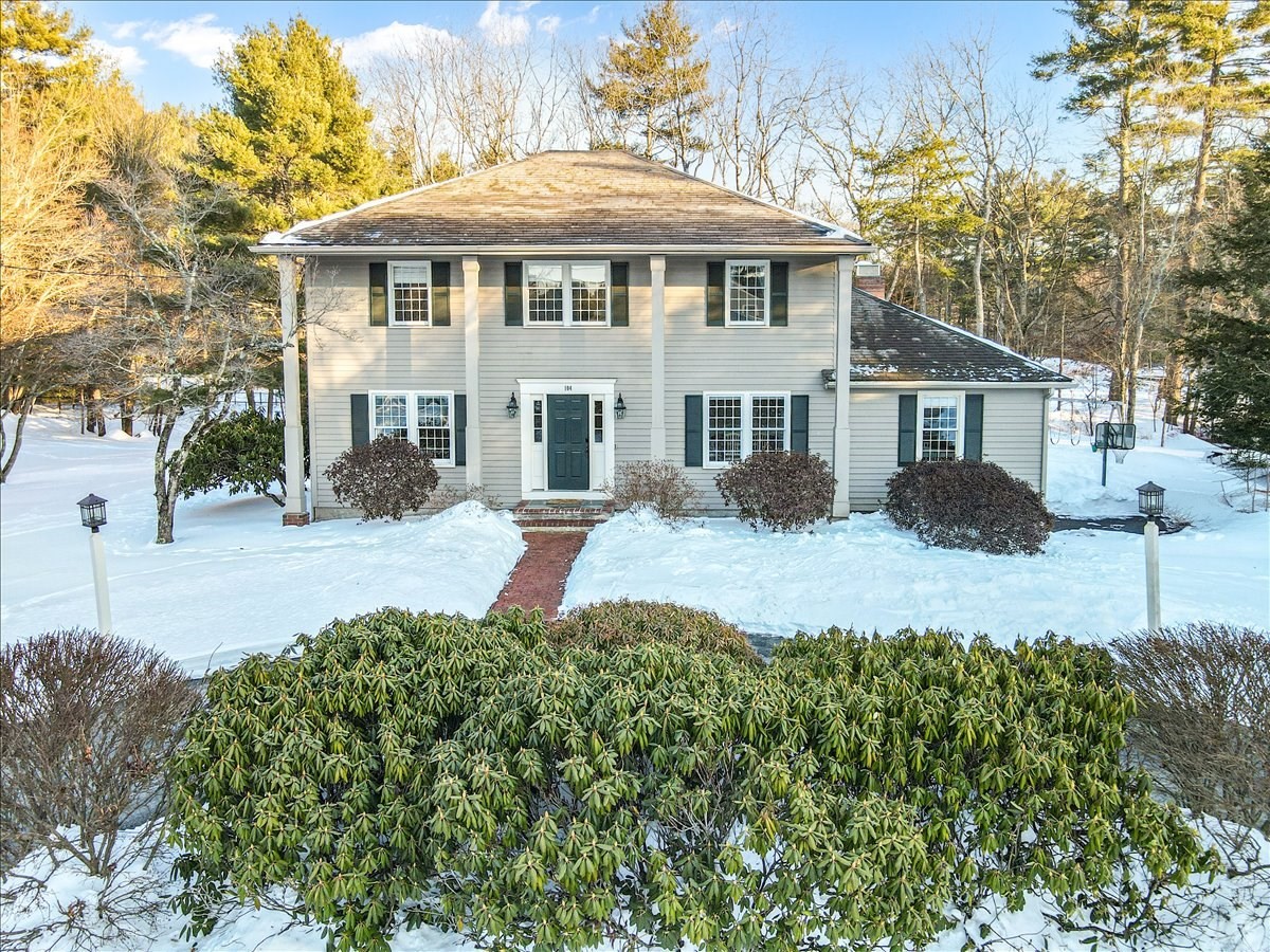 104 Wood End Lane, Medfield, MA 02052
