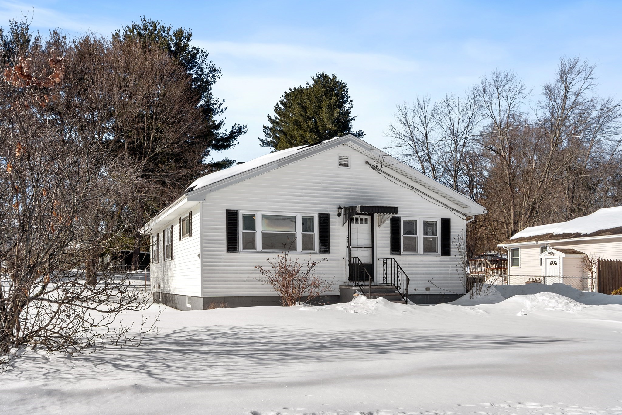 154 New Boston Rd, Dracut, MA 01826