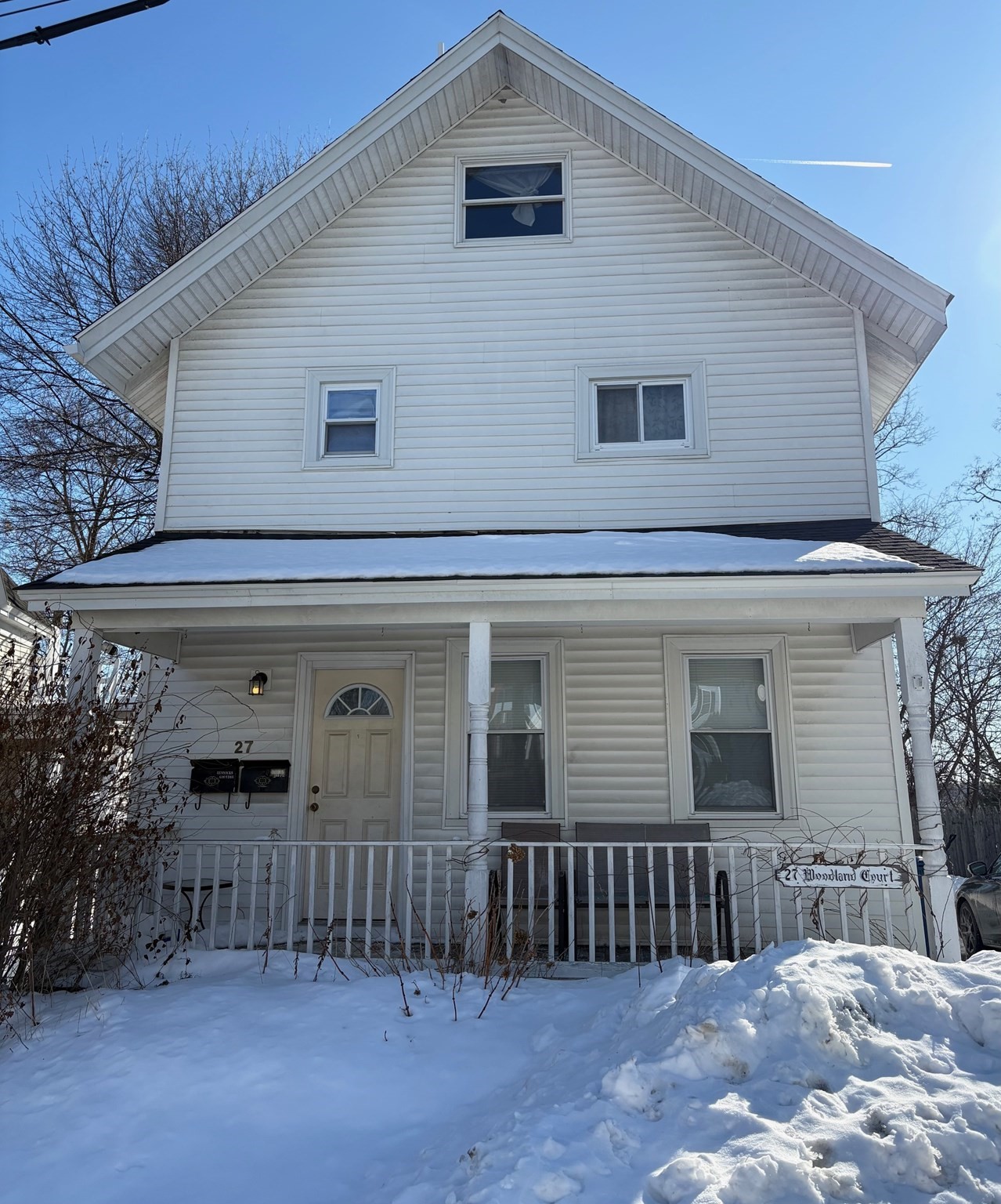 27 Woodland Ct, Lawrence, MA 01841