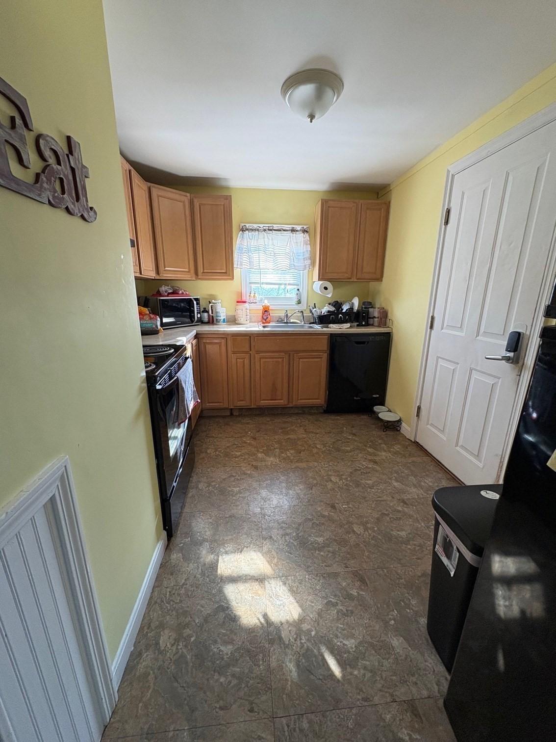 27 Woodland Ct, Lawrence, MA 01841 - Image 6