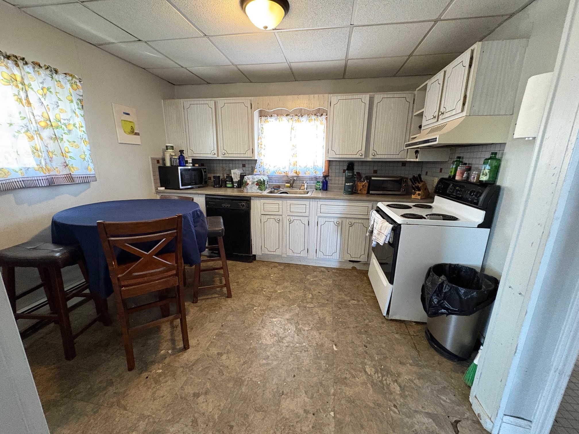 27 Woodland Ct, Lawrence, MA 01841 - Image 9