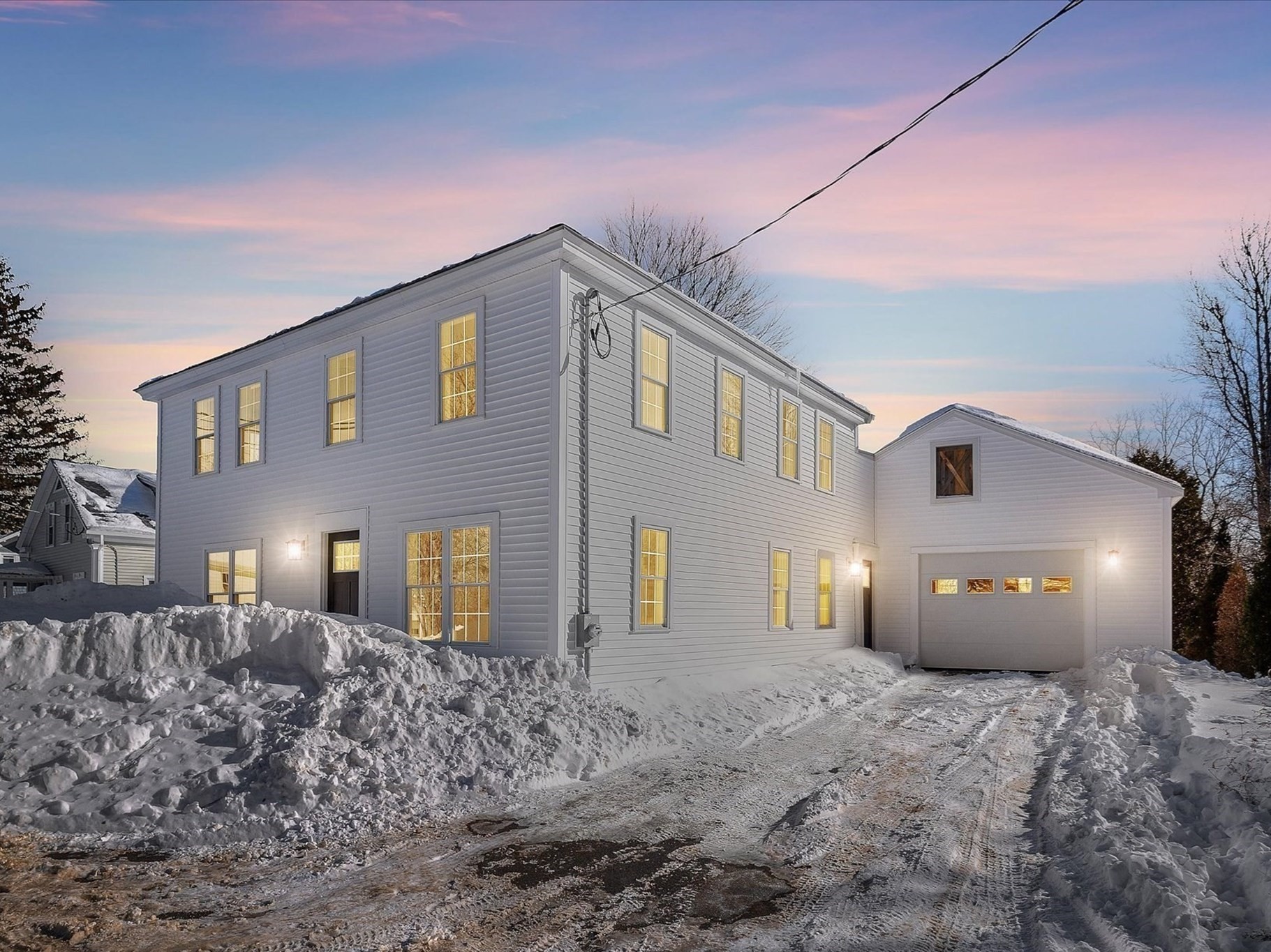 67 Maple St, Oakham, MA 01068