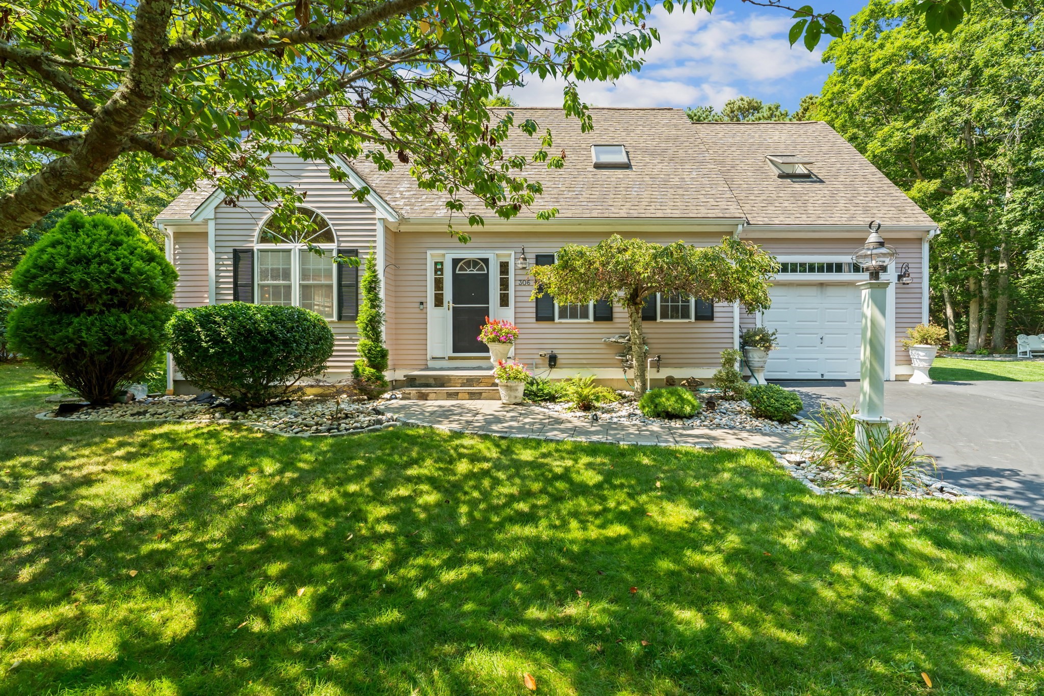 306 Trotting Park Rd, Falmouth, MA 02536