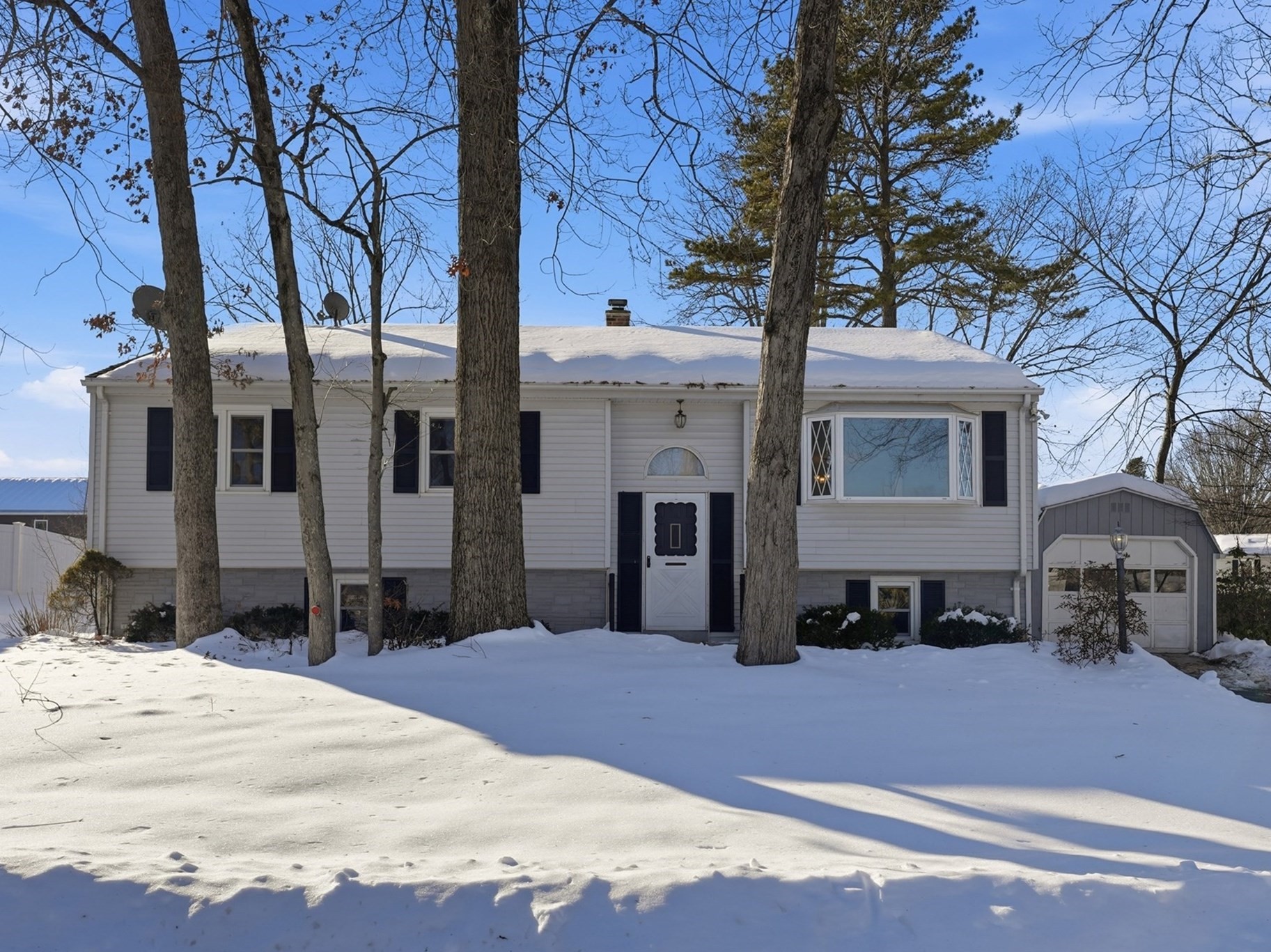 86 Wildwood Avenue, Springfield, MA 01118