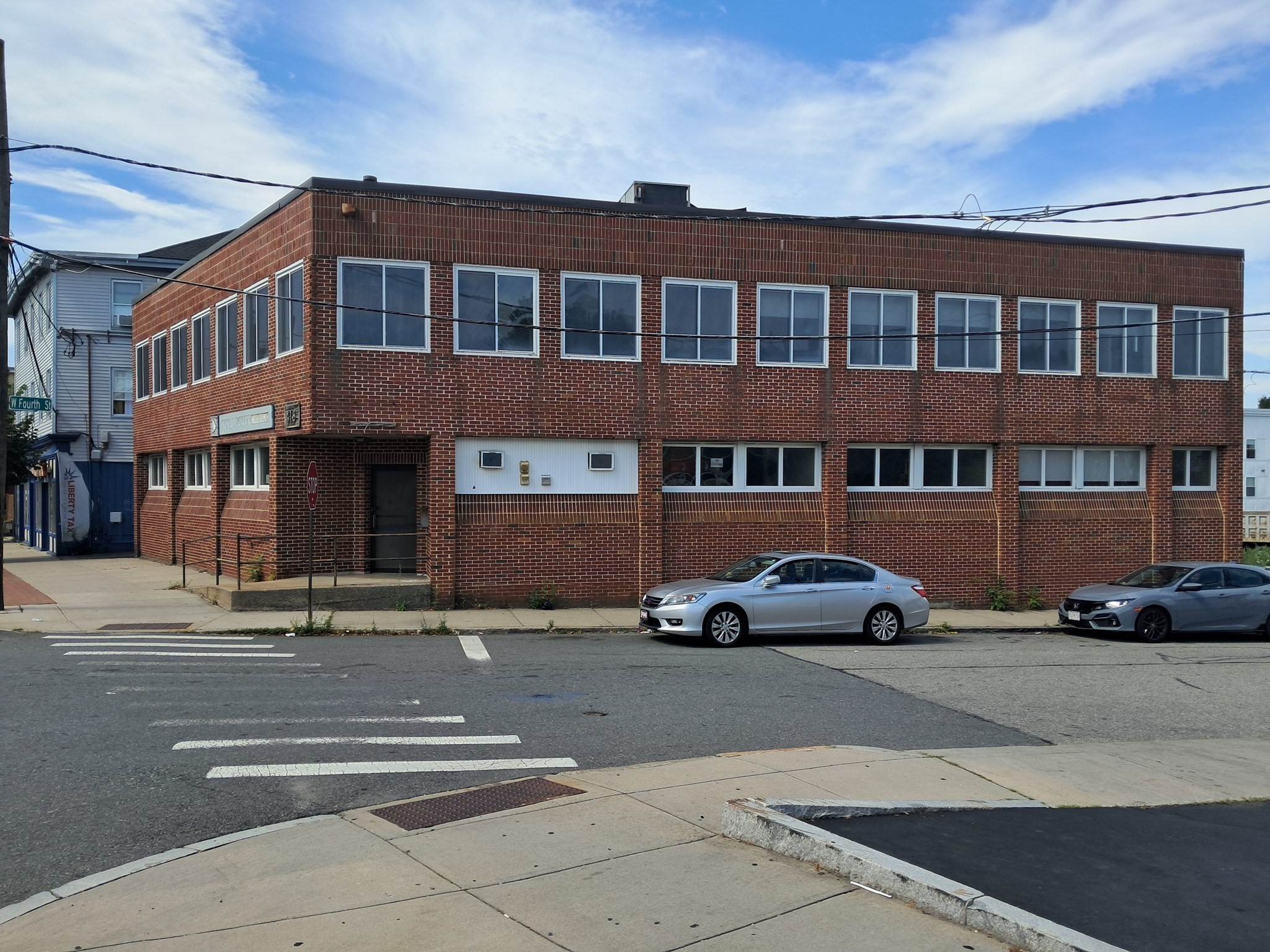 418 Bridge St, Lowell, MA 01850
