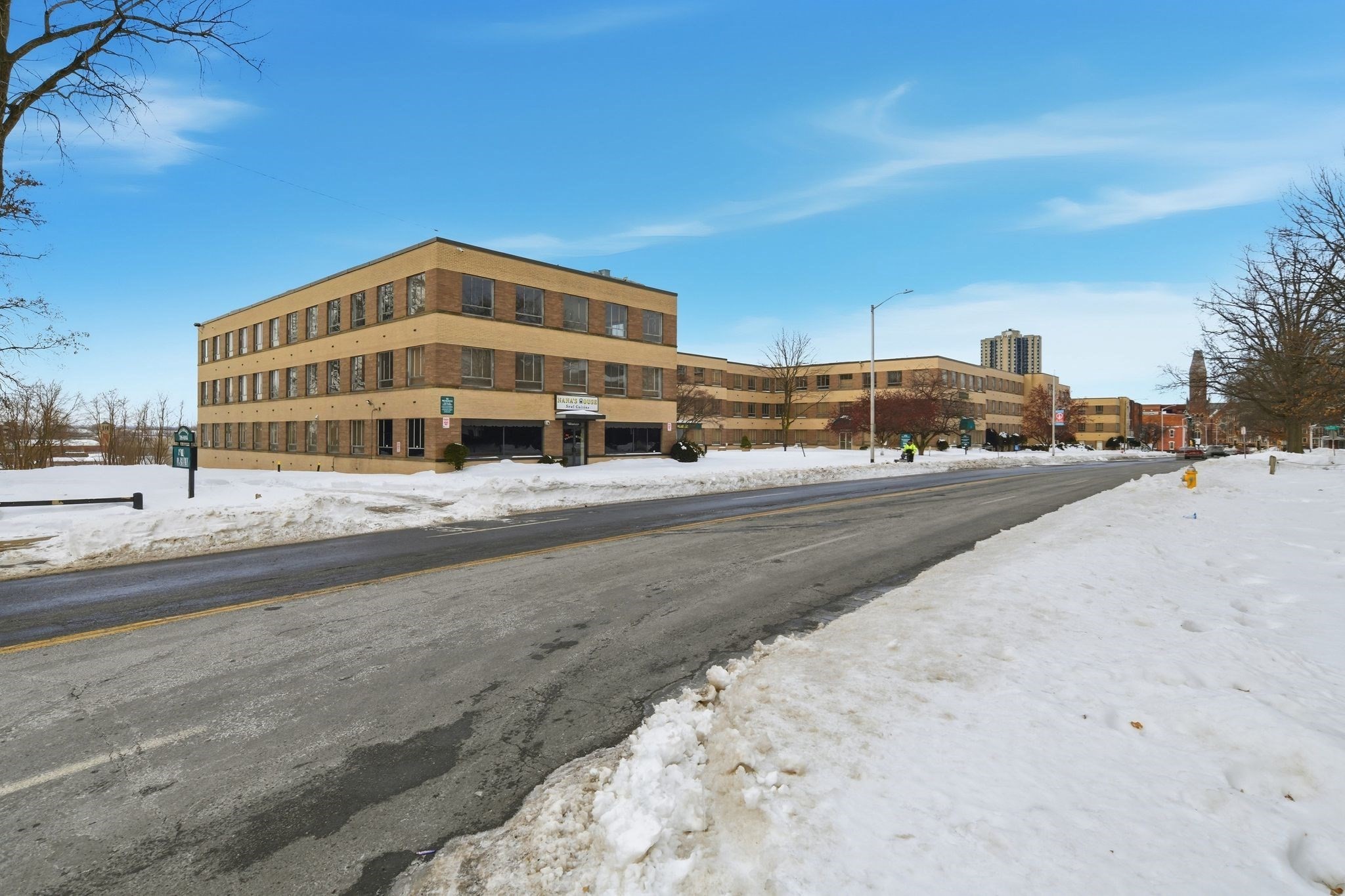 128 Maple St, Springfield, MA 01103