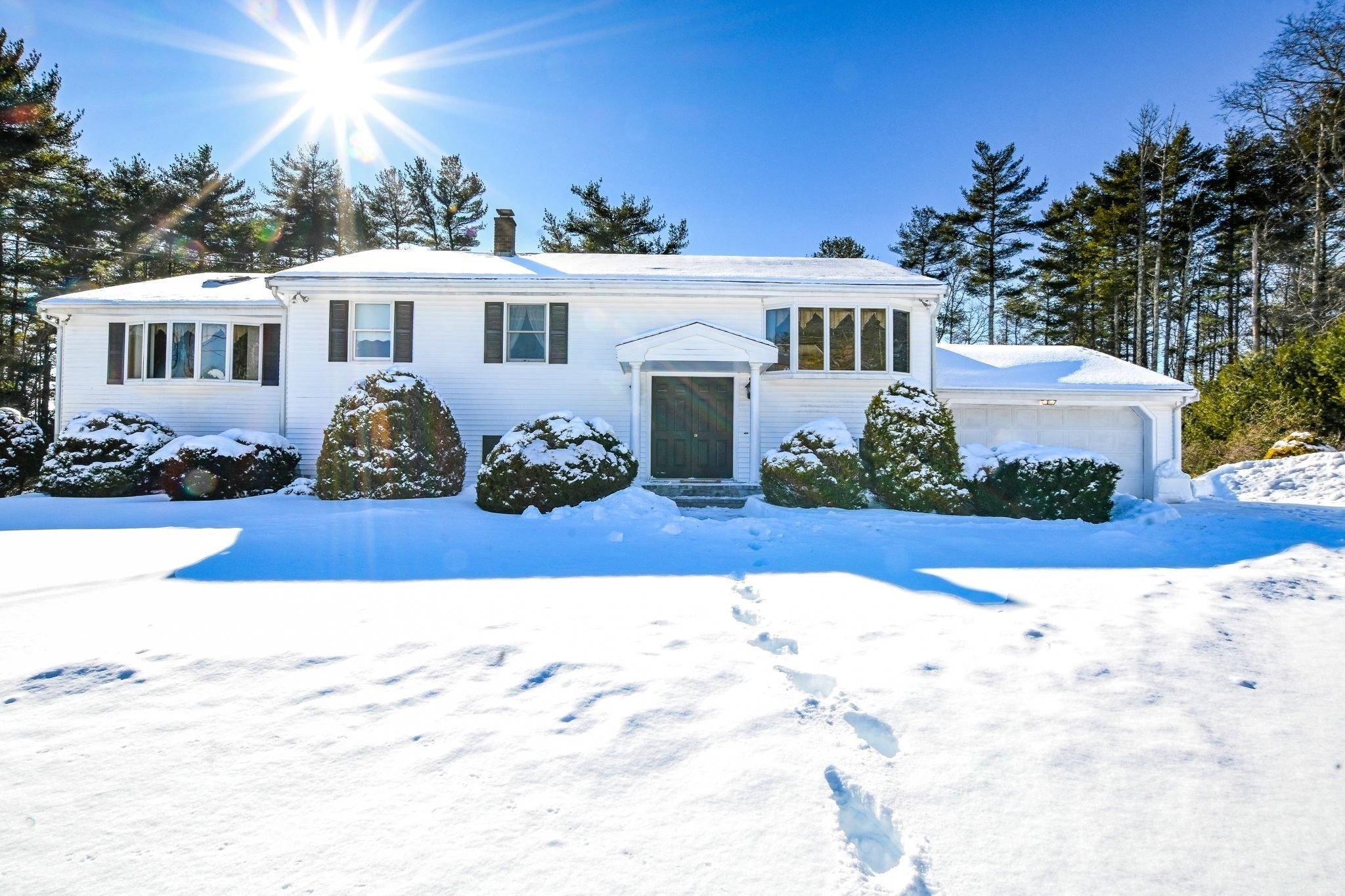 7 Randall Rd, Rochester, MA 02770