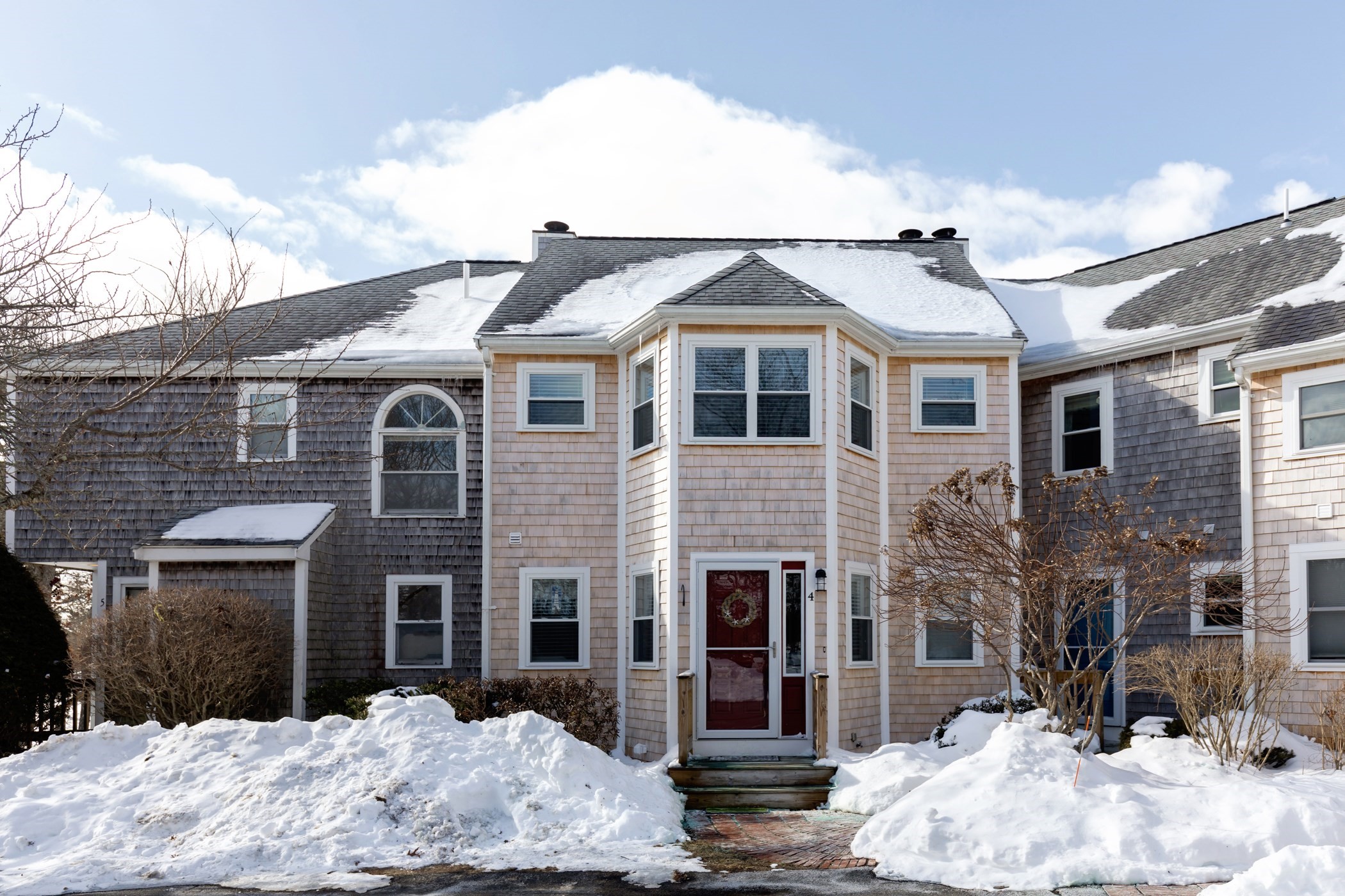 4 Harbor Hill Dr Unit 4, Bourne, MA 02532