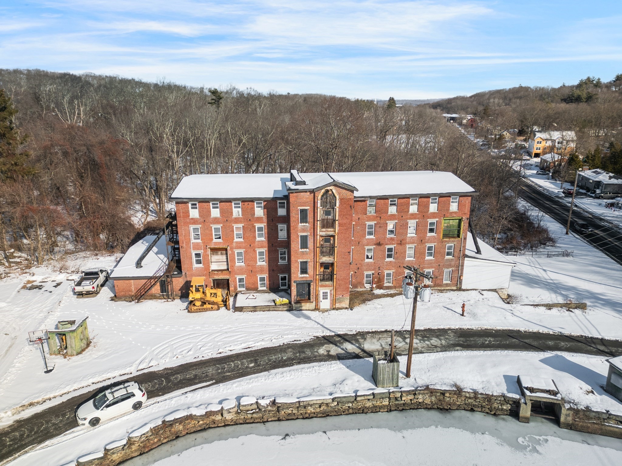 190 W Main St, Millbury, MA 01527