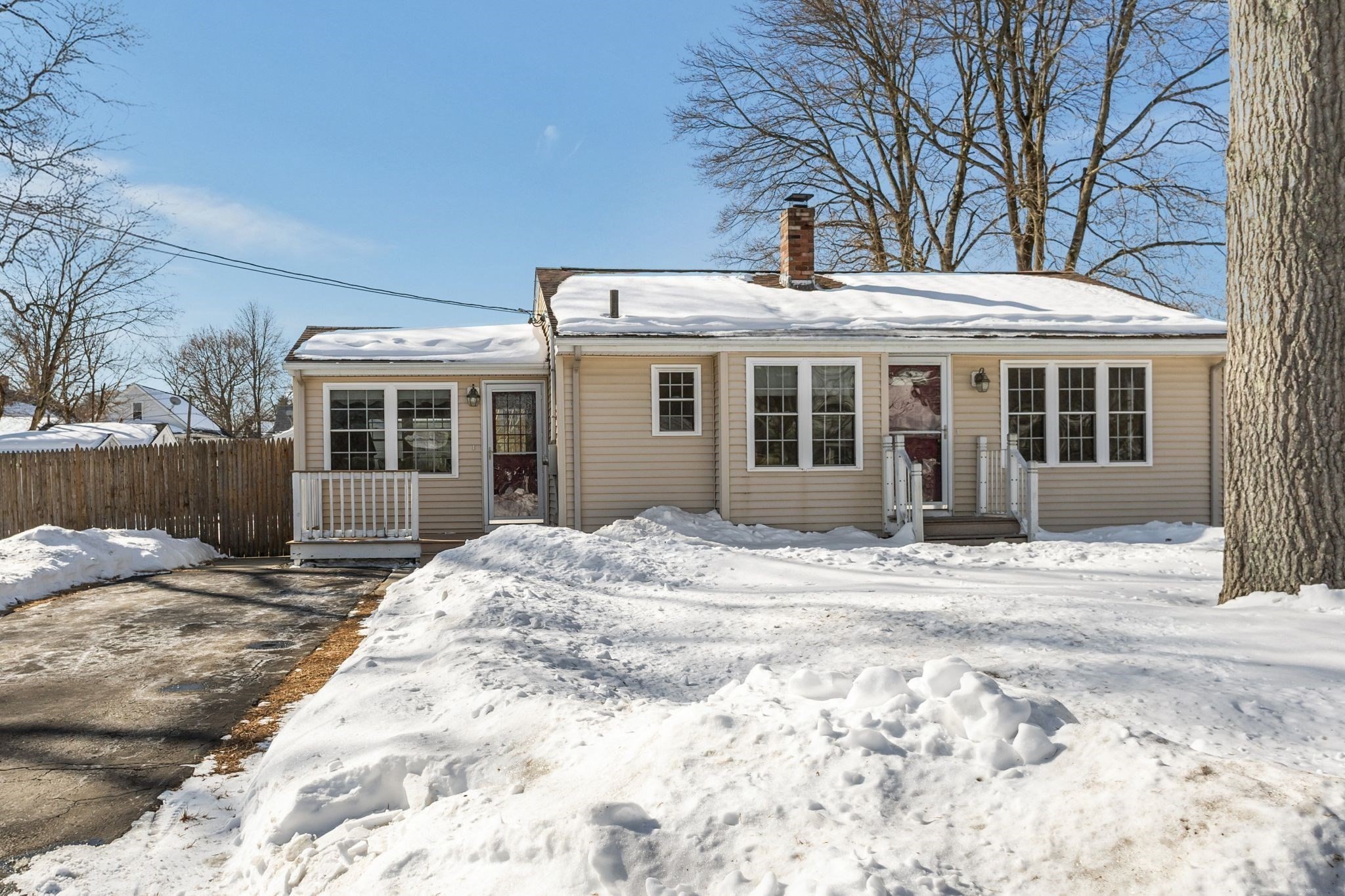 17 Crawford Ave, Attleboro, MA 02703