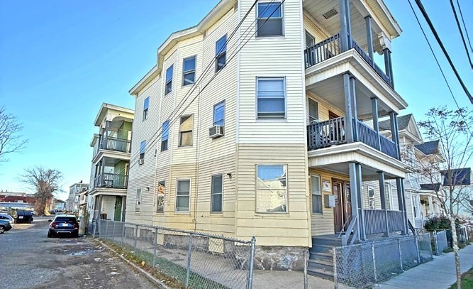151 Bailey St, Lawrence, MA 01843 - Image 4