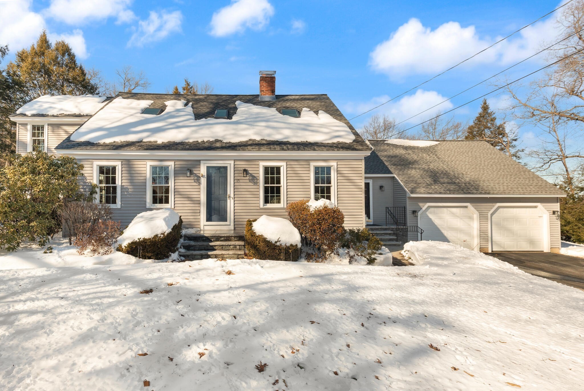 15 Locke Rd, Chelmsford, MA 01824
