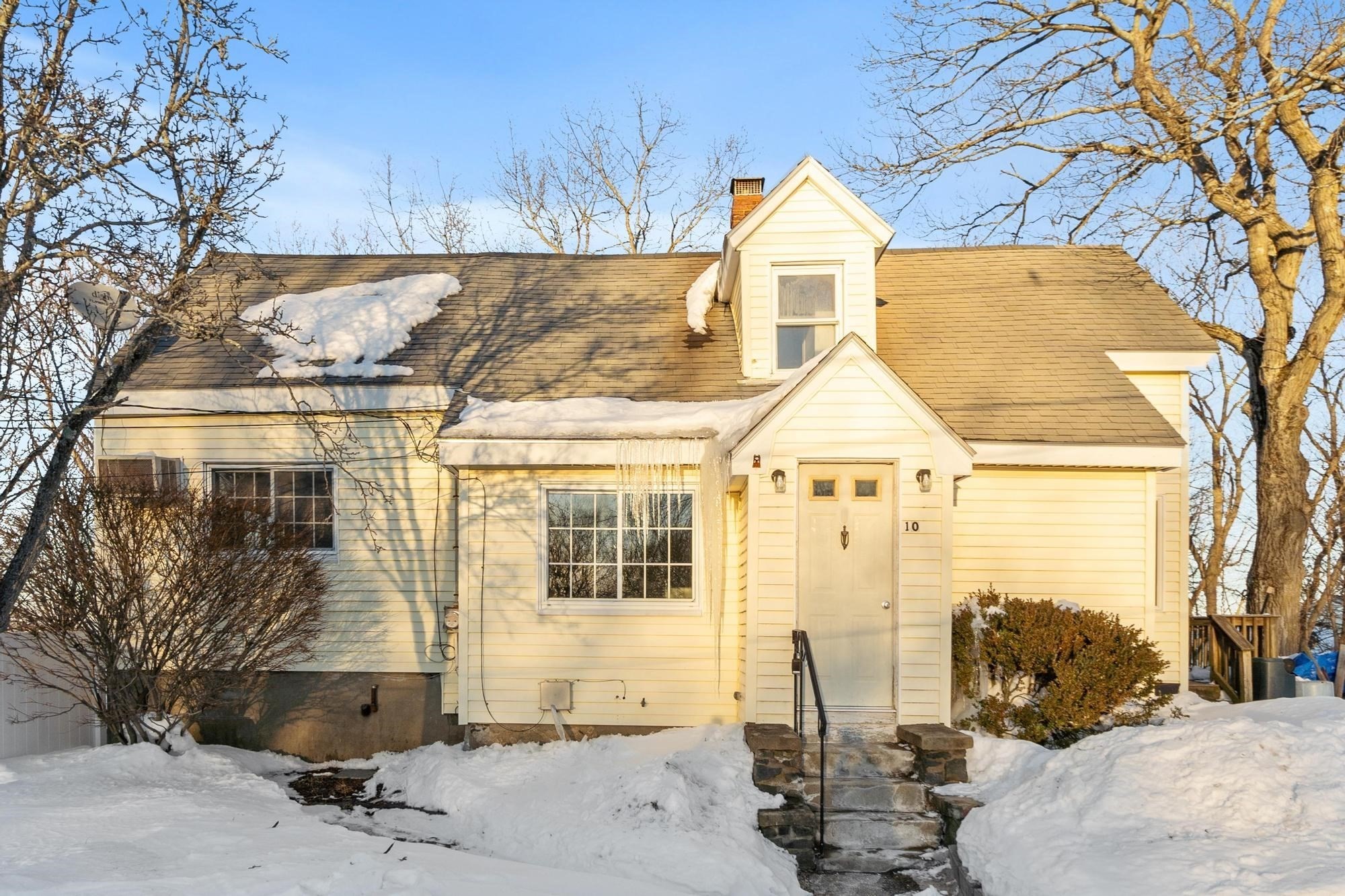 10 Fairview Road, Peabody, MA 01960