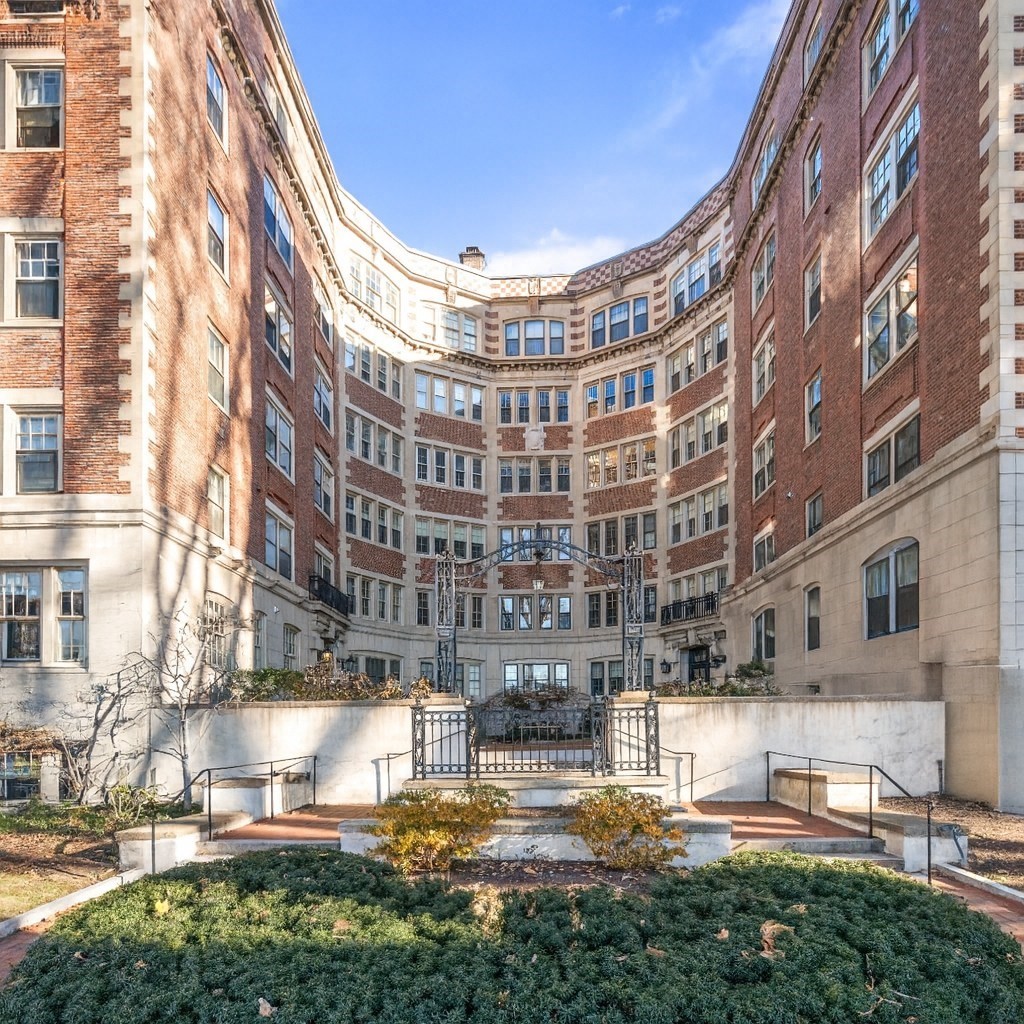 985 Memorial Drive Unit 303, Cambridge, MA 02138