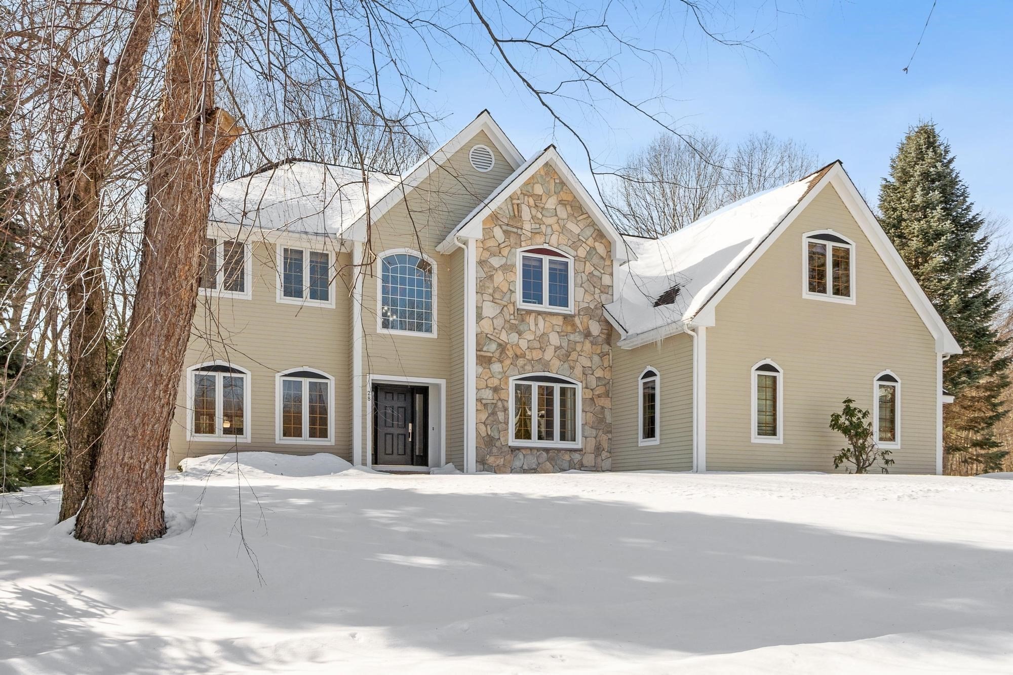 28 Stirling Street, Andover, MA 01810