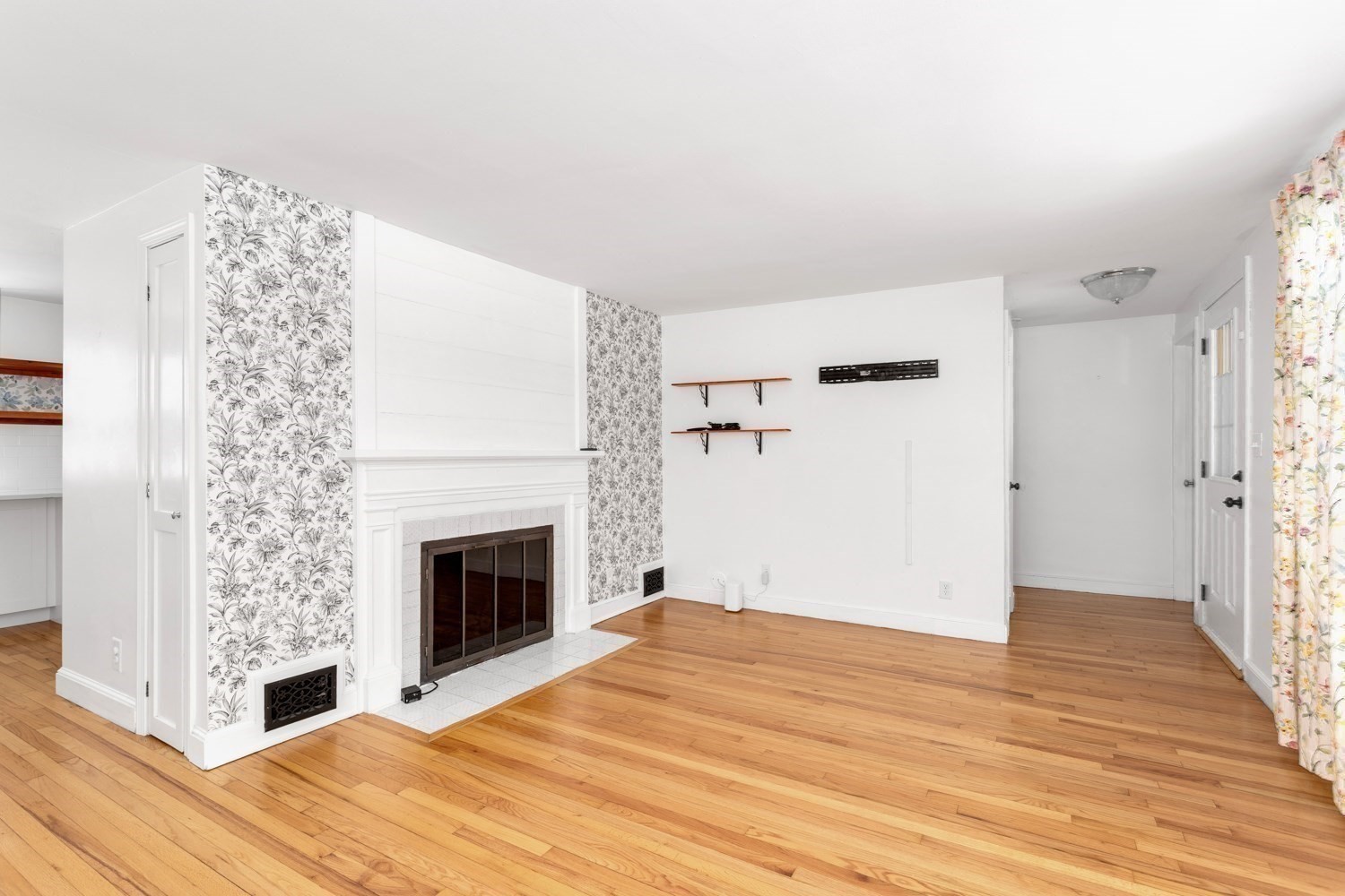 81 Edgewater Drive, Framingham, MA 01702 - Image 16