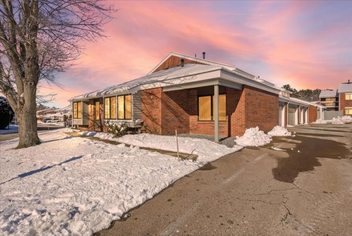 55 Rosewood Dr Unit 55, Stoughton, MA 02072