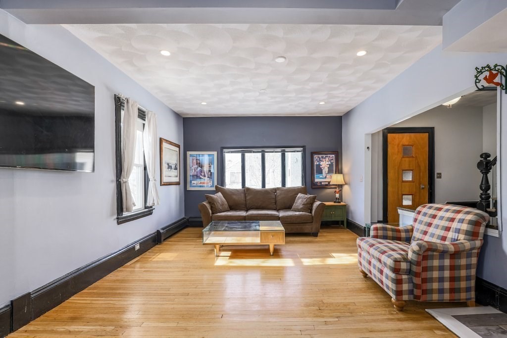 33 Montrose St, Everett, MA 02149 - Image 2