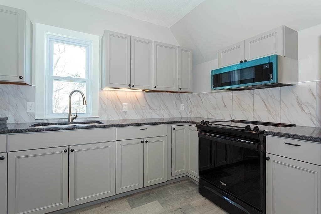 45 Harvard St Unit #5 3rd fl, Lowell, MA 01851 - Image 6