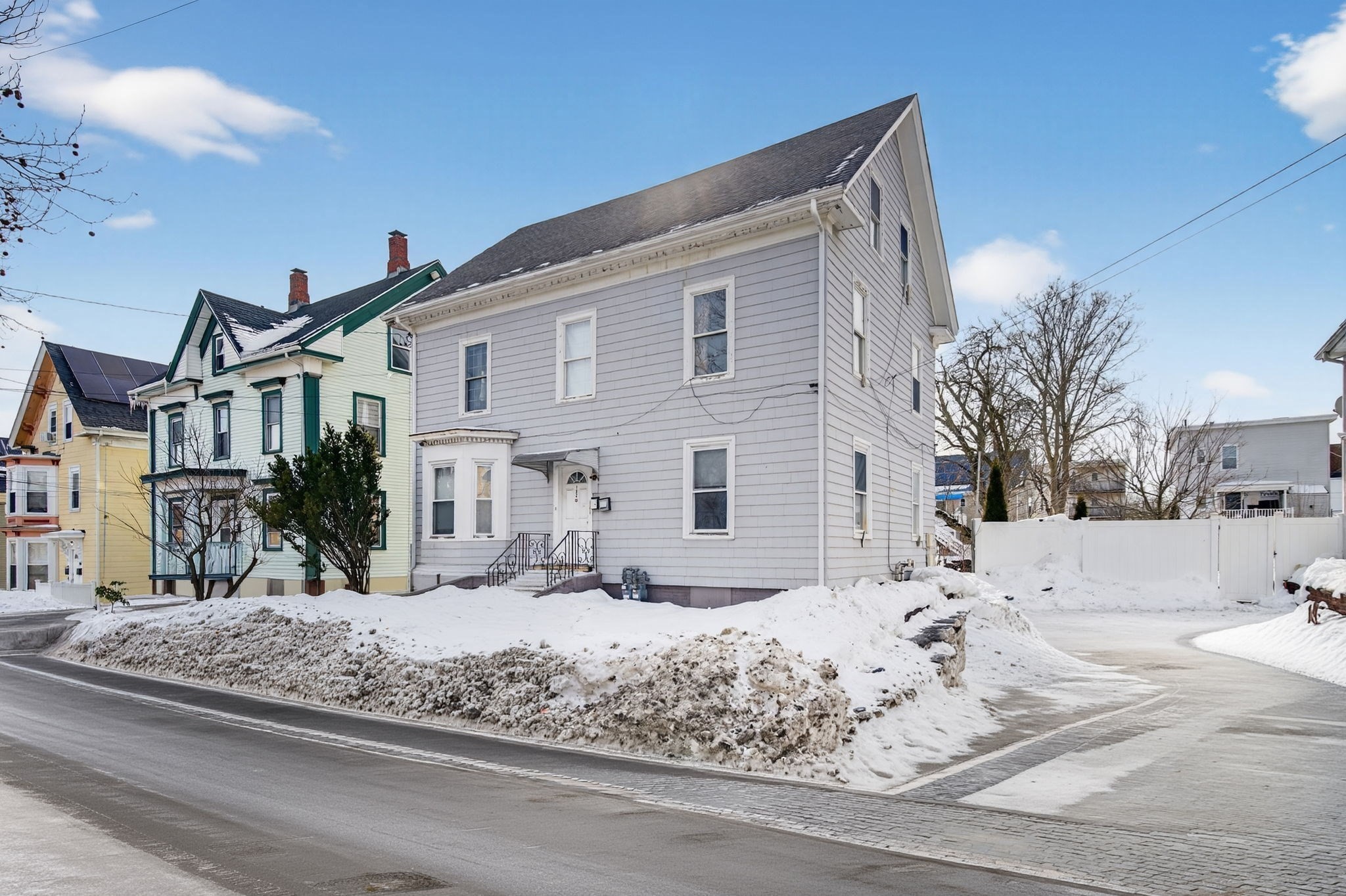 102 Rockaway St, Lynn, MA 01902