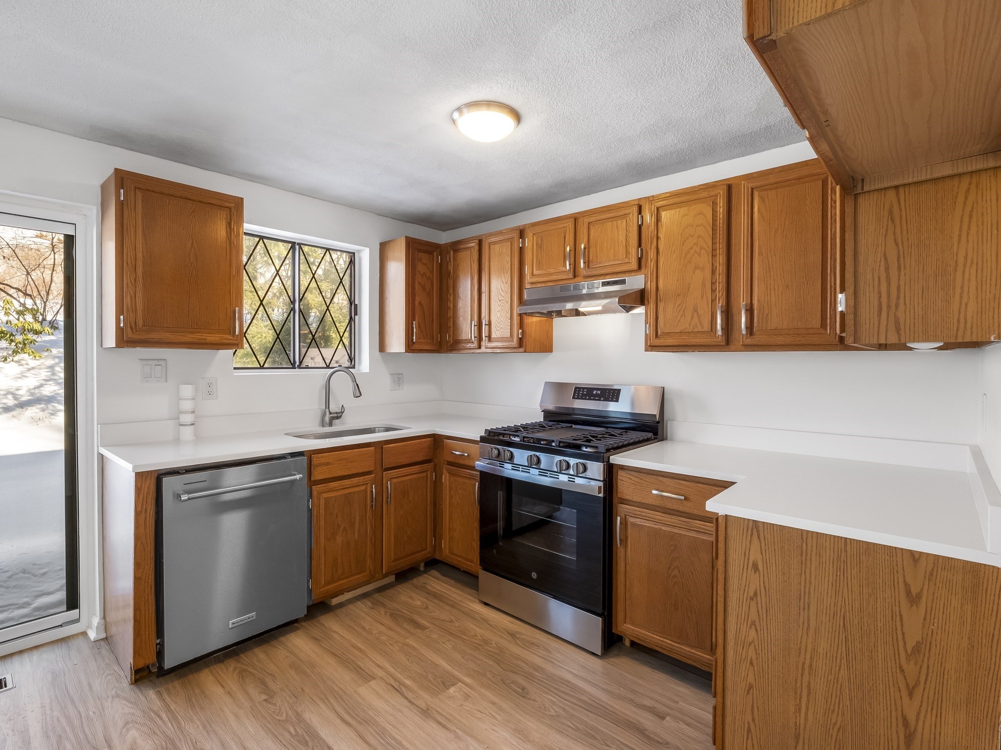 403 Farrwood Dr Unit 403, Haverhill, MA 01835