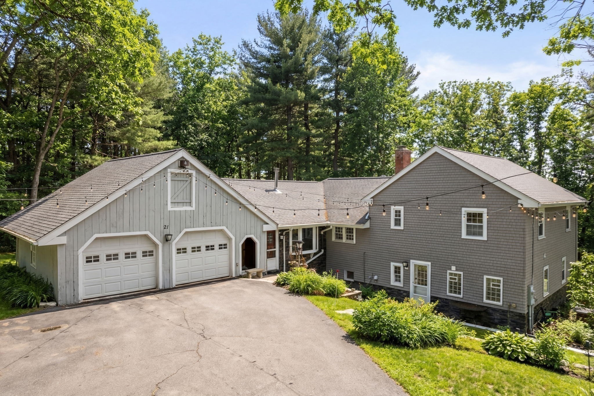 21 Pleasantview Ter, Framingham, MA 01701