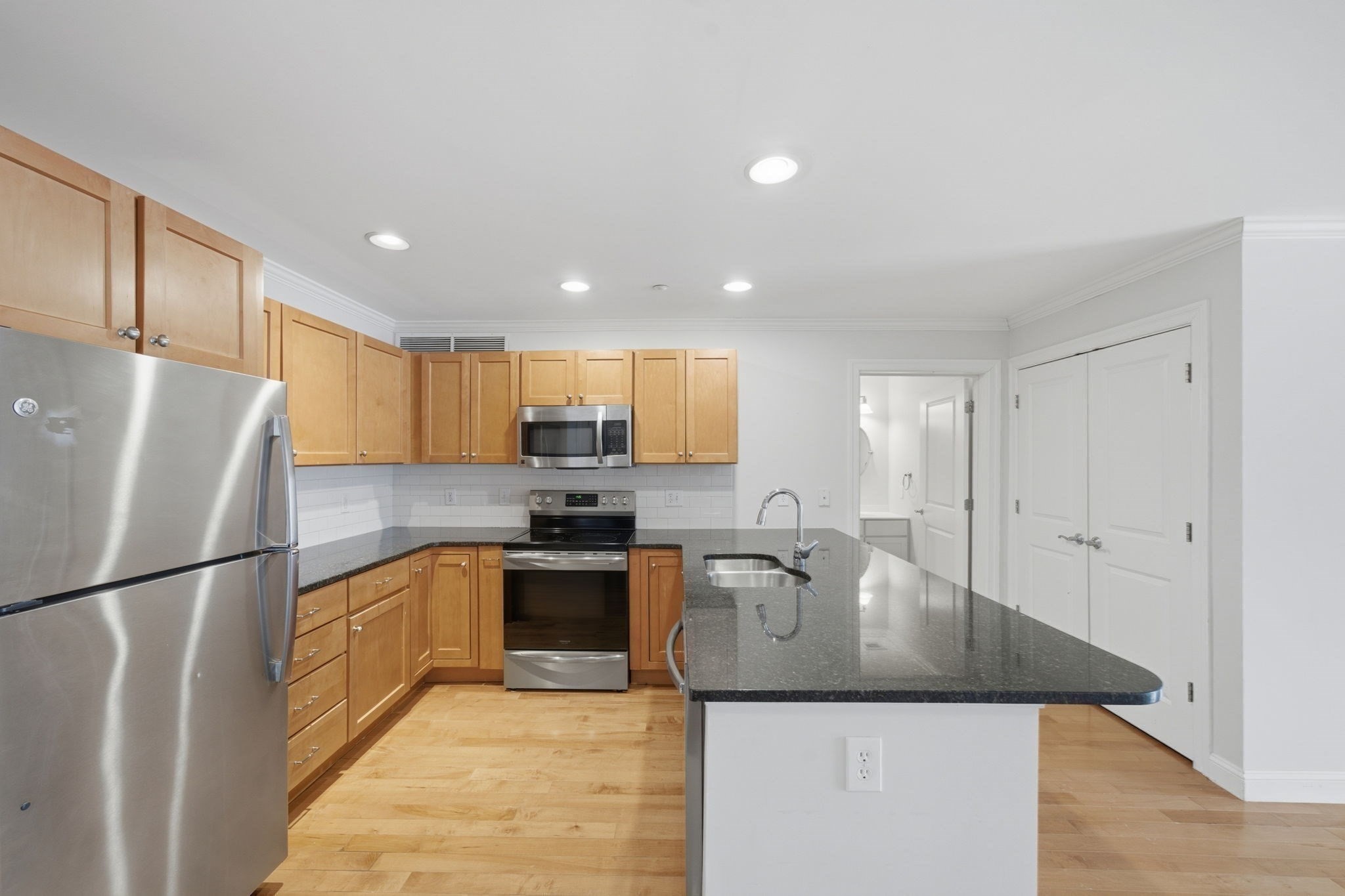 8 Crowninshield Street Unit 410, Peabody, MA 01960 - Image 6