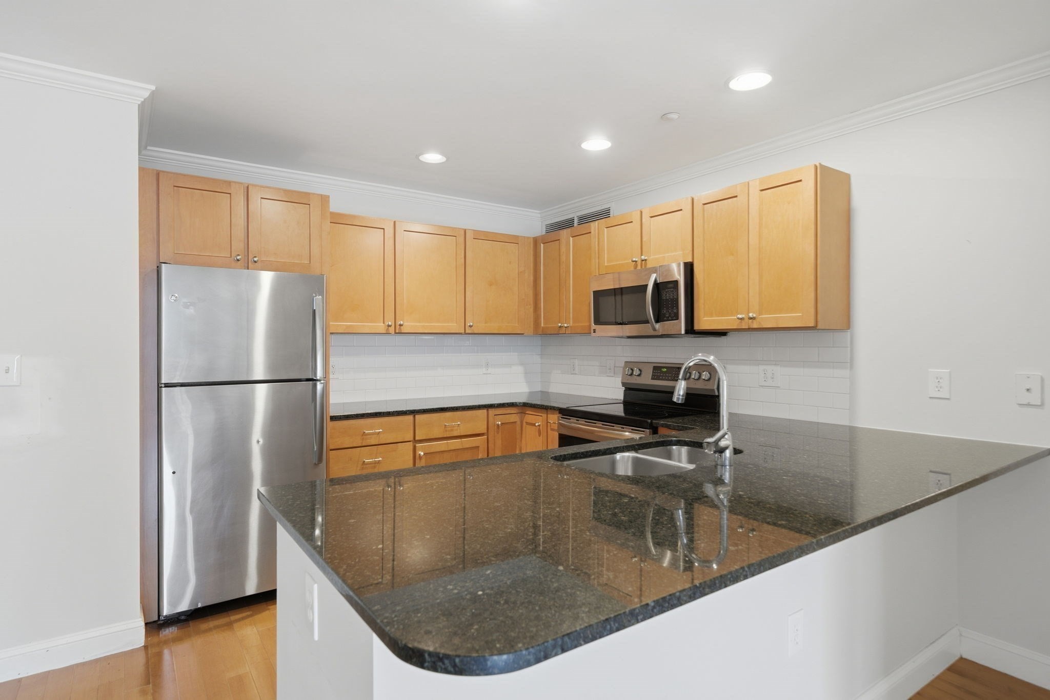 8 Crowninshield Street Unit 410, Peabody, MA 01960 - Image 10