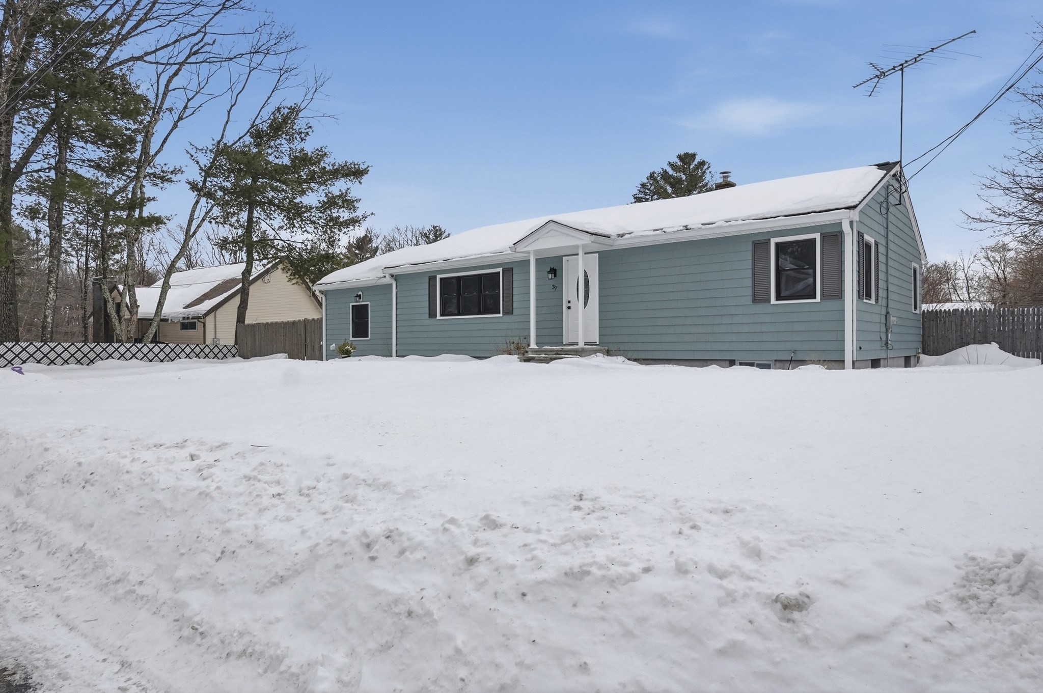 37 Lexington Avenue, Methuen, MA 01844 - Image 4