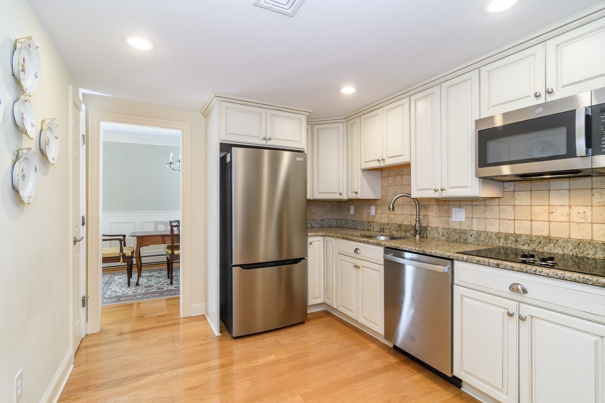 85 Grove St Unit 306, Wellesley, MA 02482 - Image 6