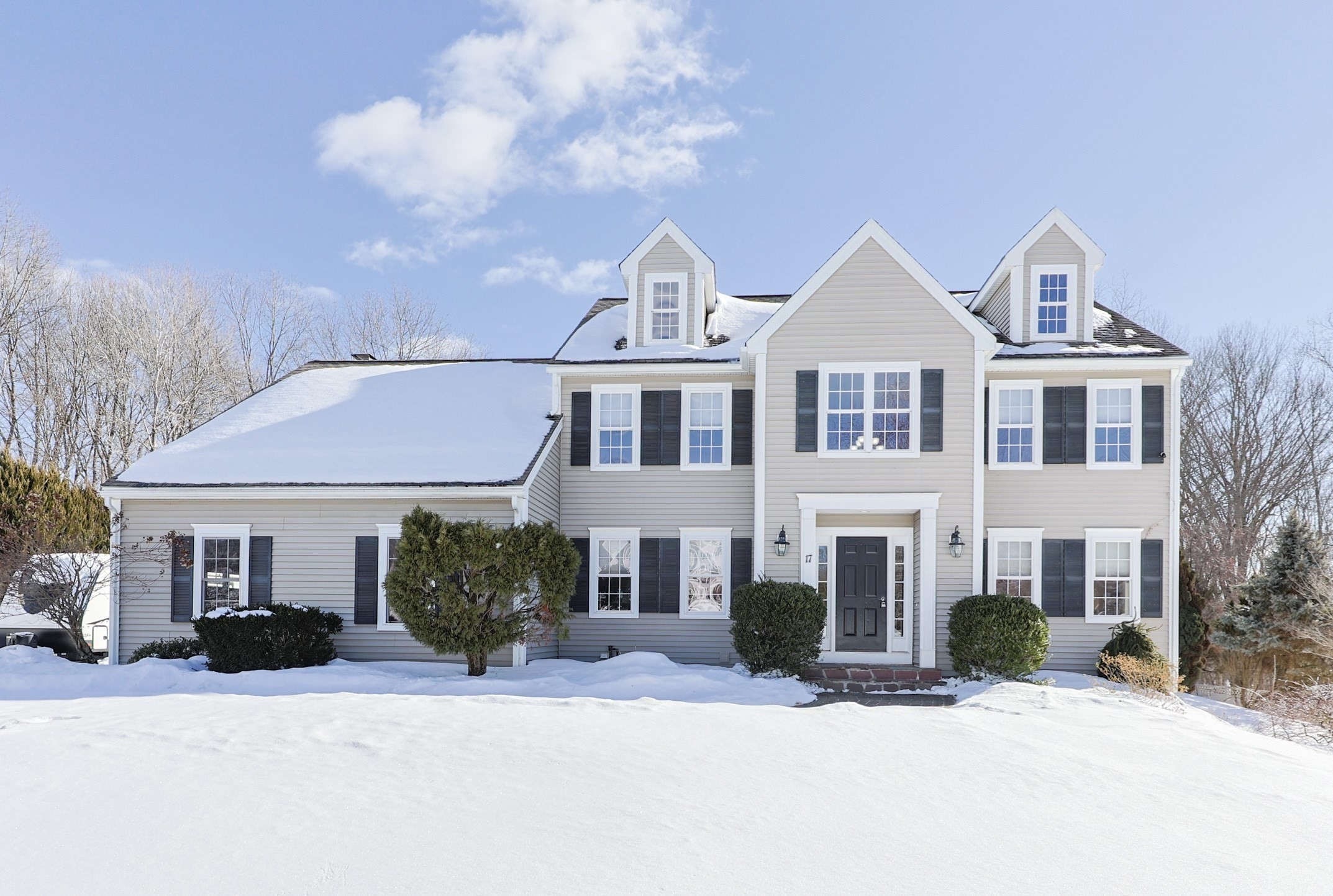 17 Amherst Rd, Shrewsbury, MA 01545