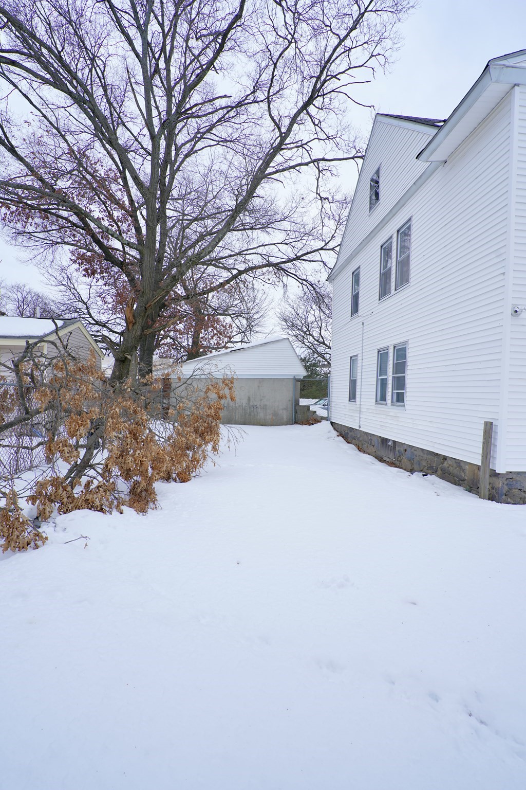 183 Farnham St, Lawrence, MA 01843 - Image 37