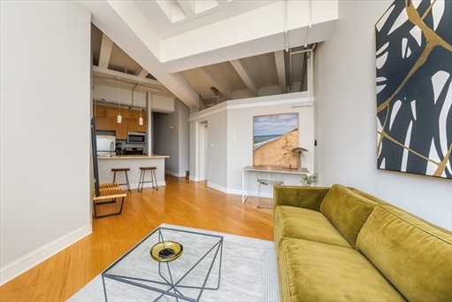 12 Stoneholm St, Apt 423