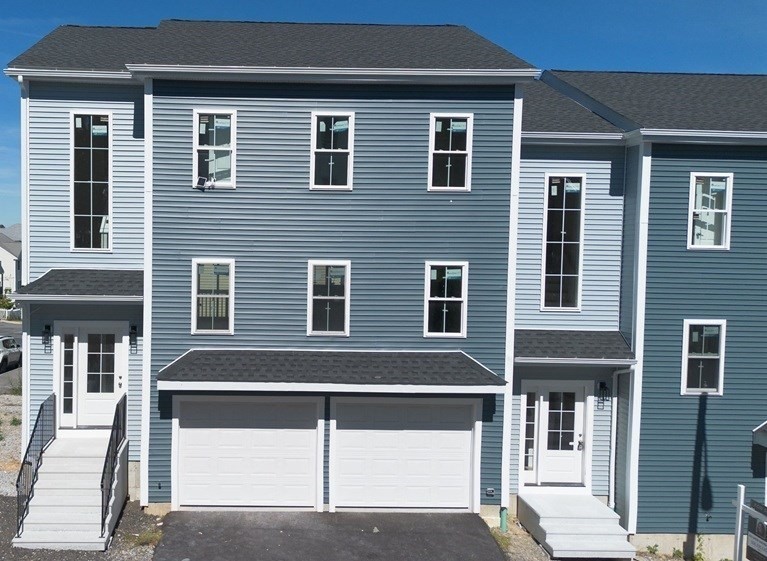 17 Mott St, Worcester, MA 01604