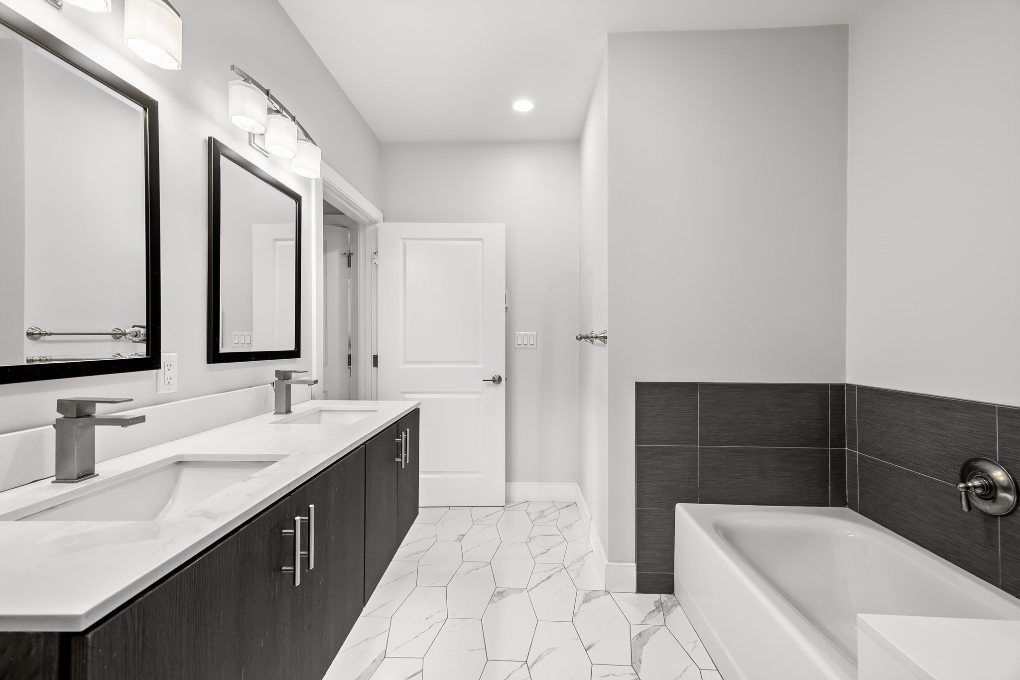 18 Cliveden Unit 406W, Quincy, MA 02169 - Image 13