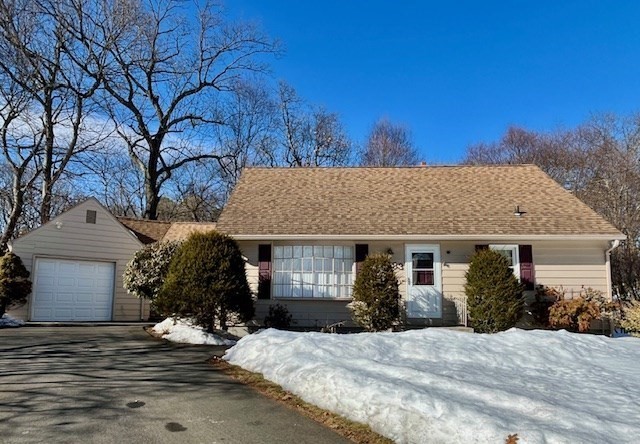 83 Old Farm Rd, Chicopee, MA 01020