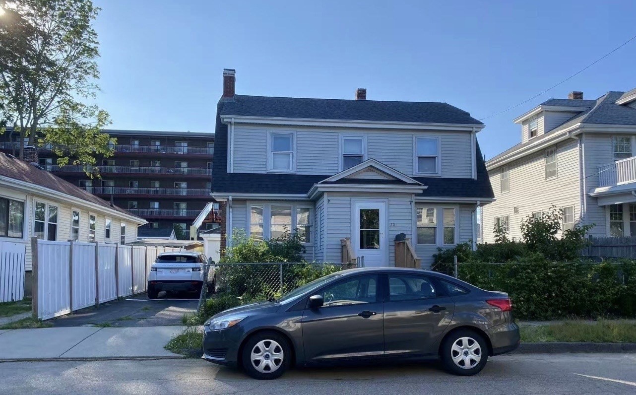 20 Ellington Rd, Quincy, MA 02170