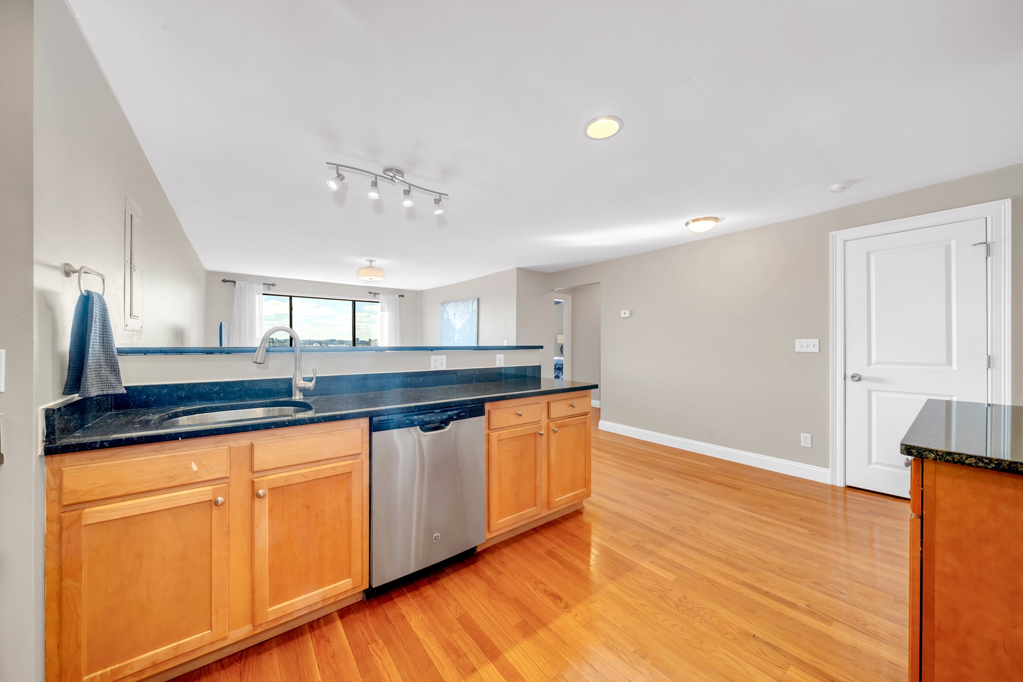 44 Lafayette Ave Unit 408, Chelsea, MA 02150 - Image 5
