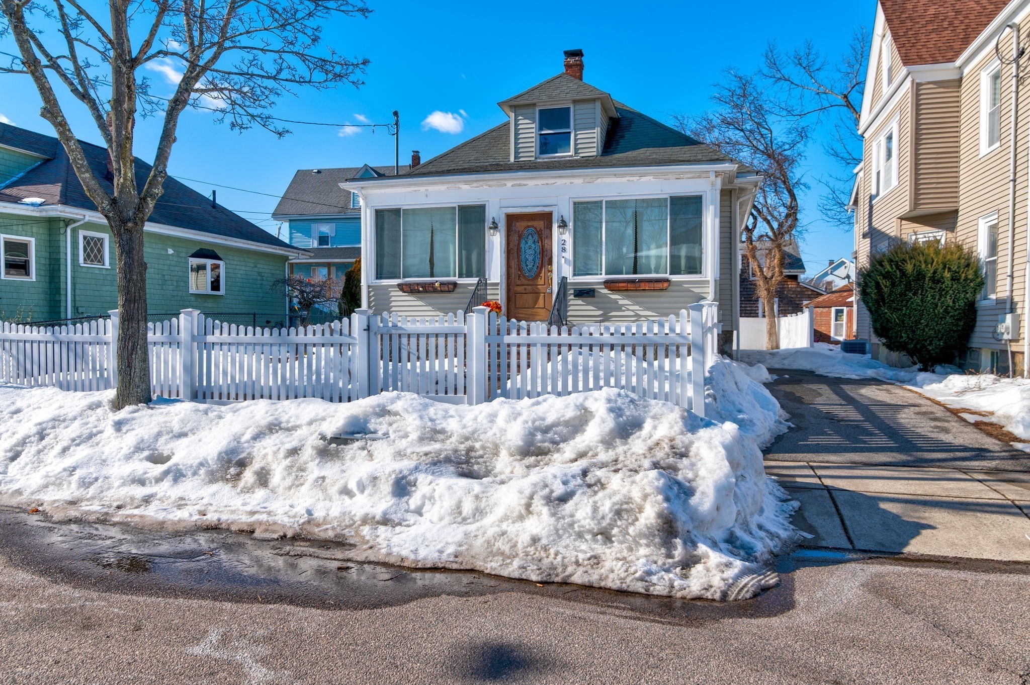 28 Apthorp St, Quincy, MA 02170