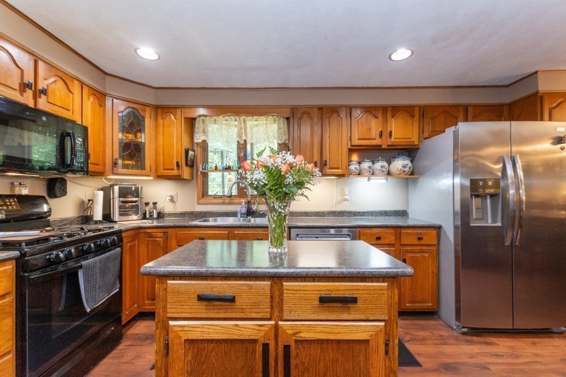 12 Ridgeway Ave, Billerica, MA 01821 - Image 2