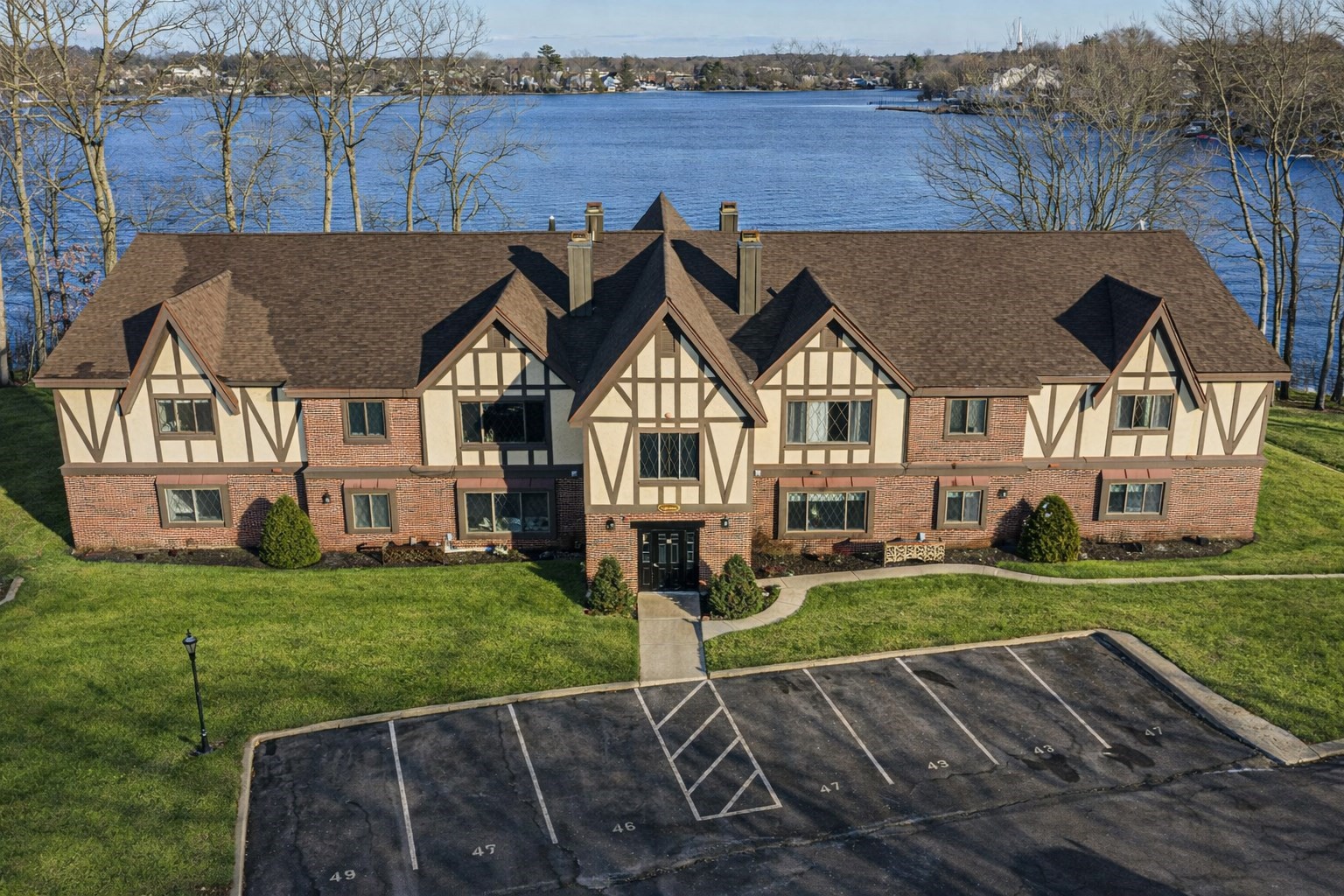 18 Royal Lake Dr Unit 3, Braintree, MA 02184
